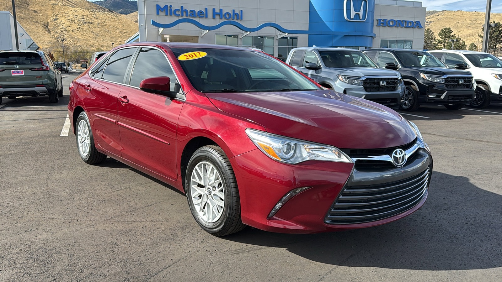 2017 Toyota Camry LE's photo