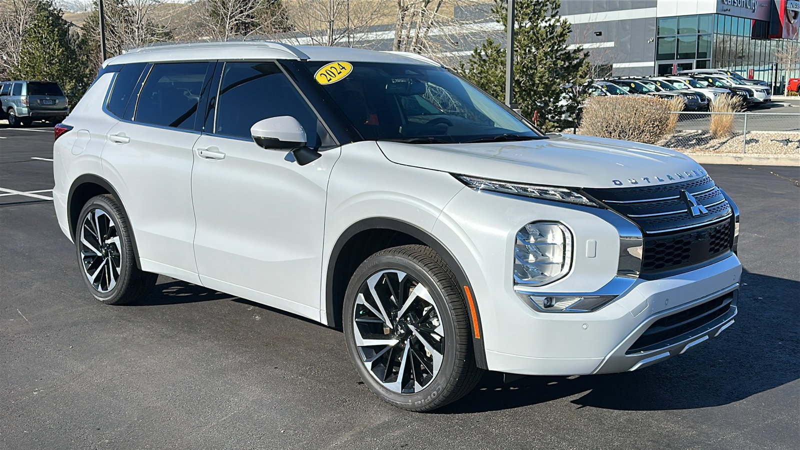 2024 Mitsubishi Outlander SEL's photo