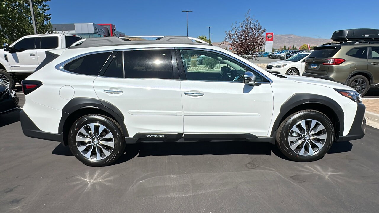 2025 Subaru Outback Touring XT photo 2