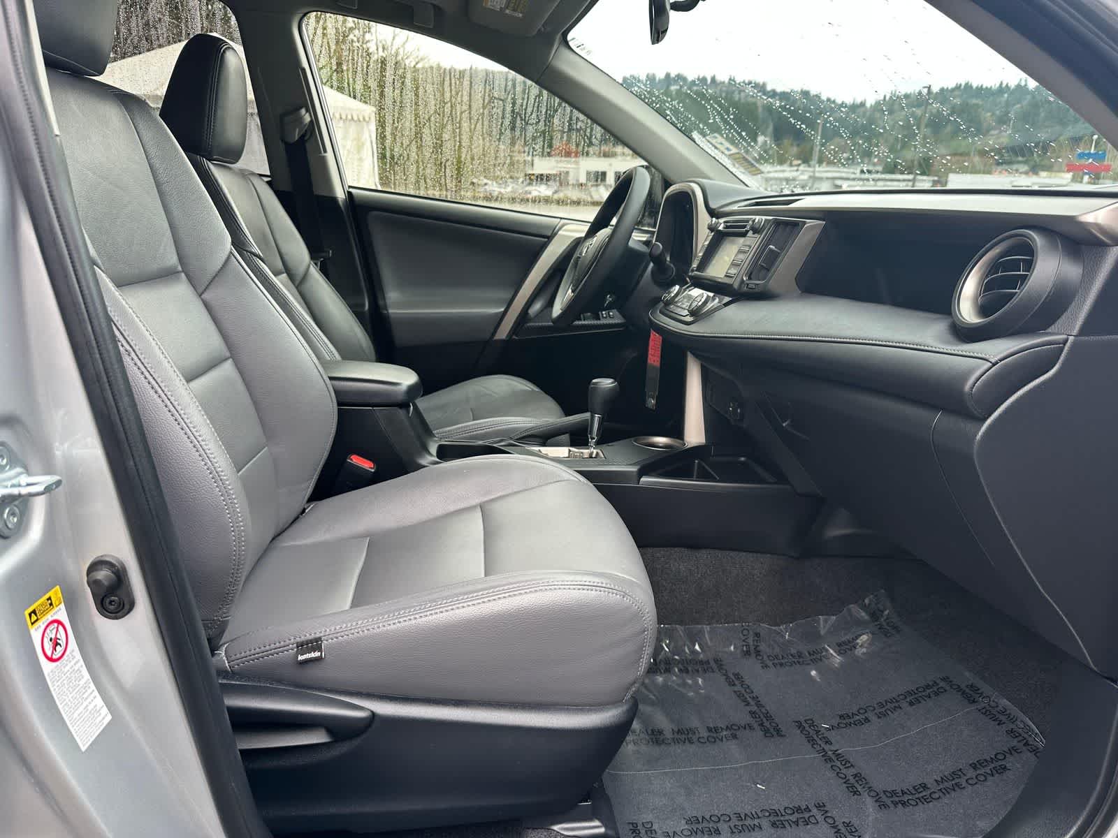 Thumbnail: 2015 Toyota RAV4 - 13