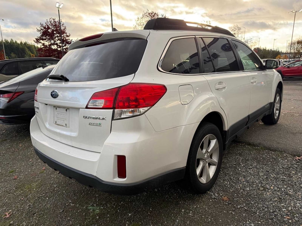 Used 2013 Subaru Outback 2.5i Limited (CVT) SUV