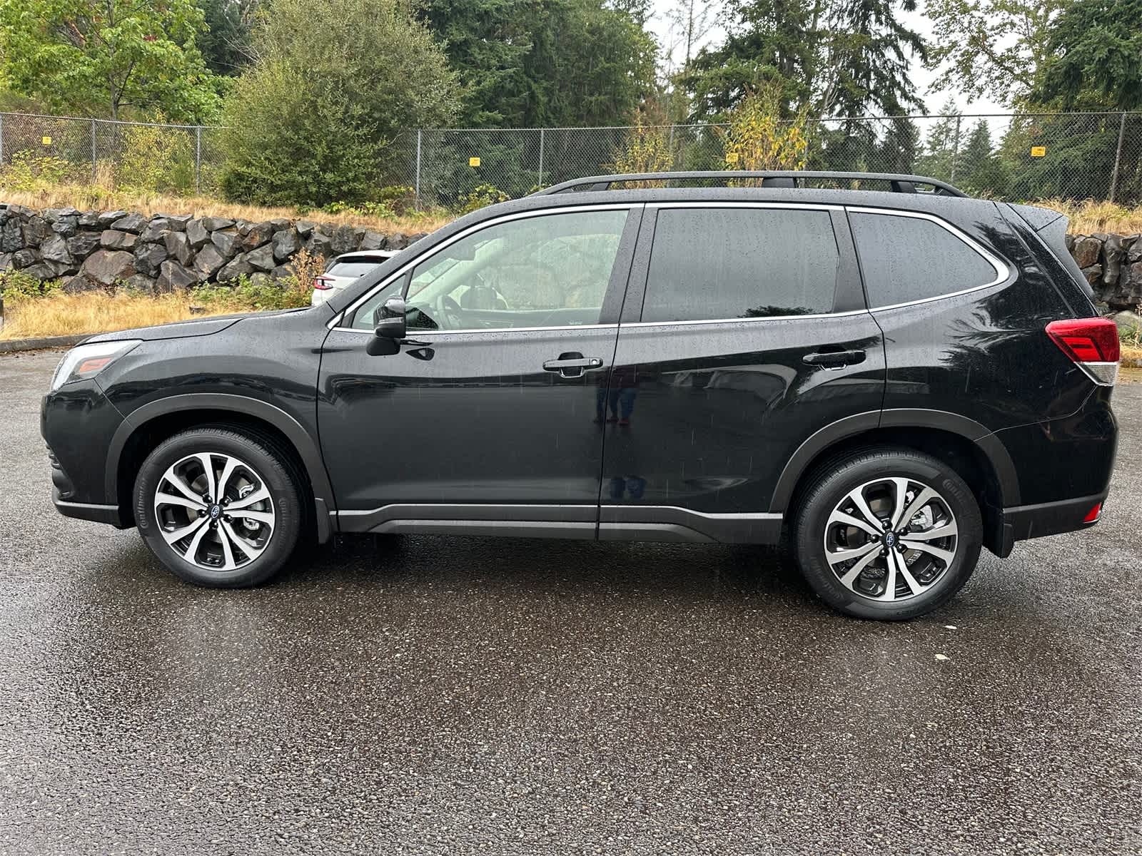 2023 Subaru Forester Limited photo 2