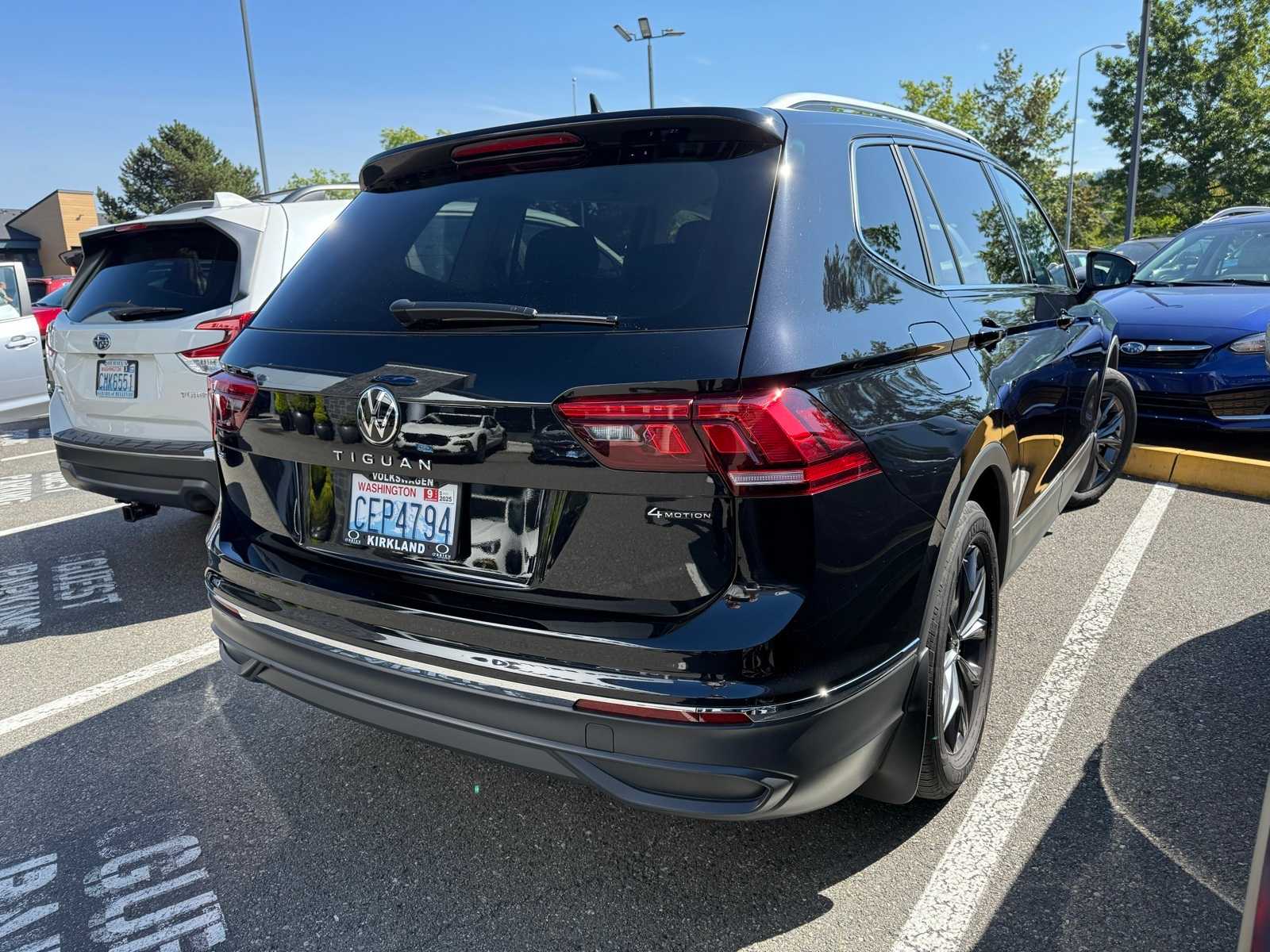 Thumbnail: 2022 Volkswagen Tiguan - 3