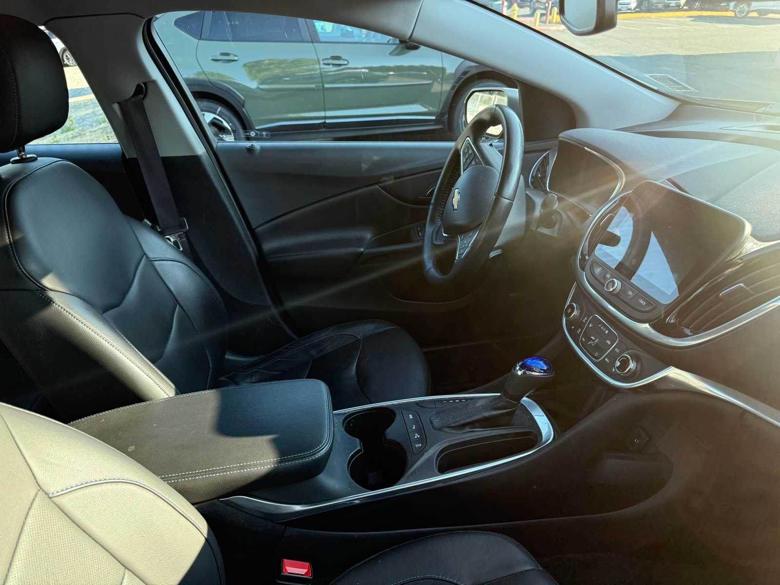 Thumbnail: 2017 Chevrolet Volt - 5