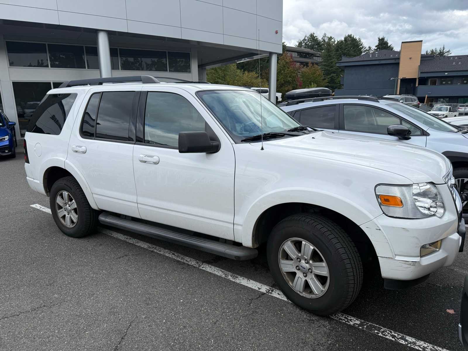 Thumbnail: 2010 Ford Explorer - 3