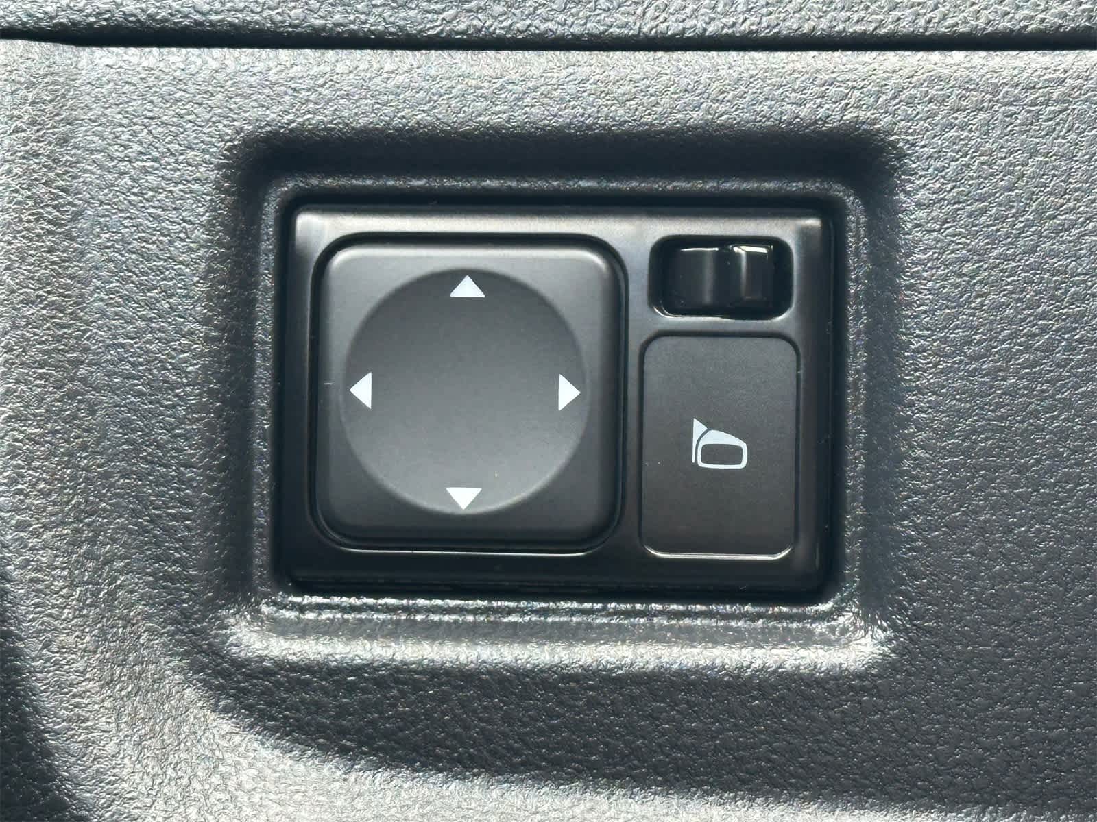 Thumbnail: 2016 Nissan Versa - 19