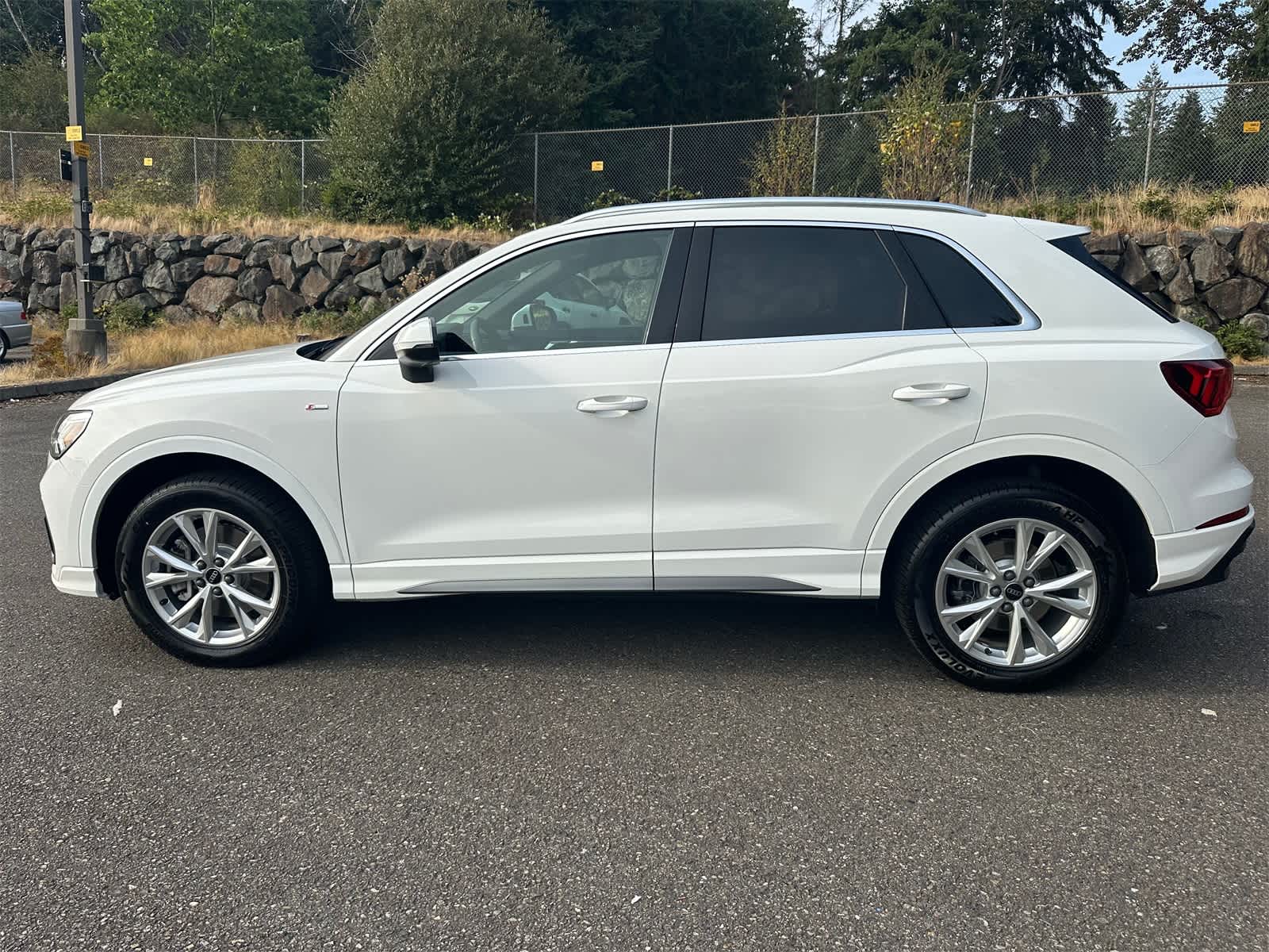 Thumbnail: 2023 Audi Q3 - 3