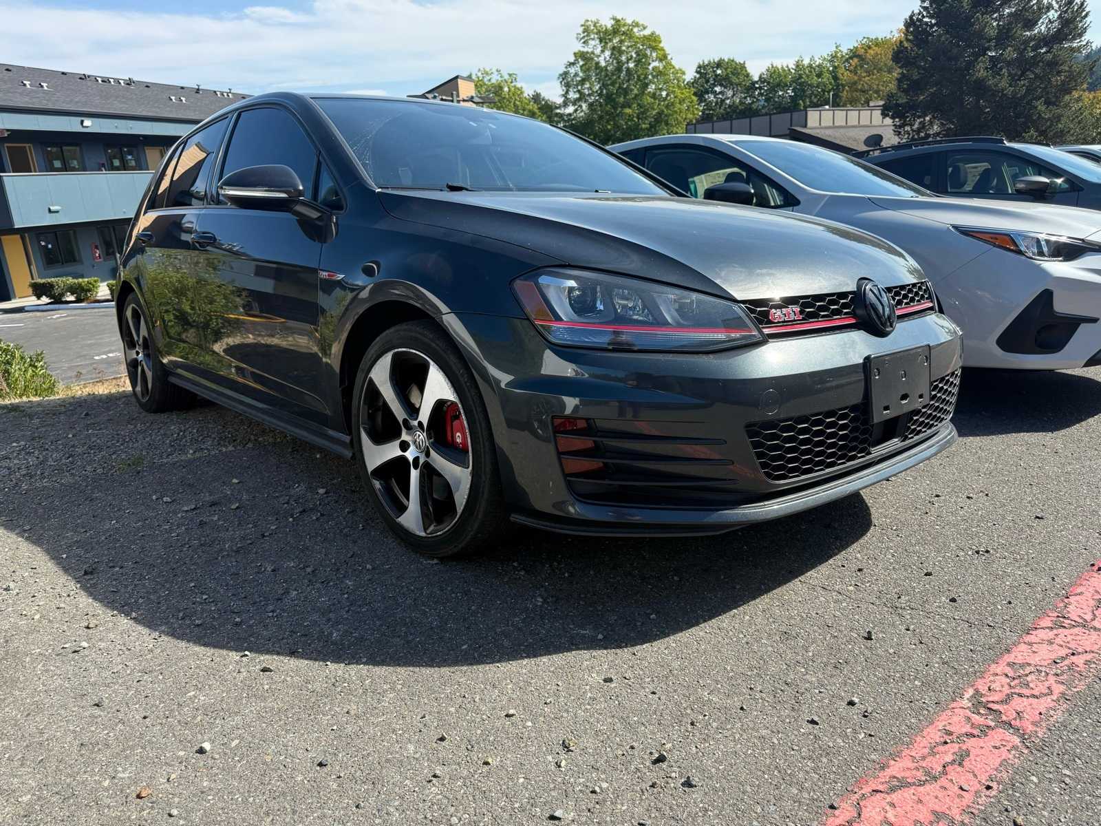Thumbnail: 2017 Volkswagen Golf - 4