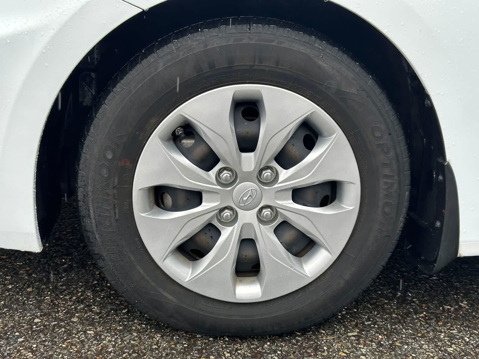 Thumbnail: 2016 Hyundai Accent - 8