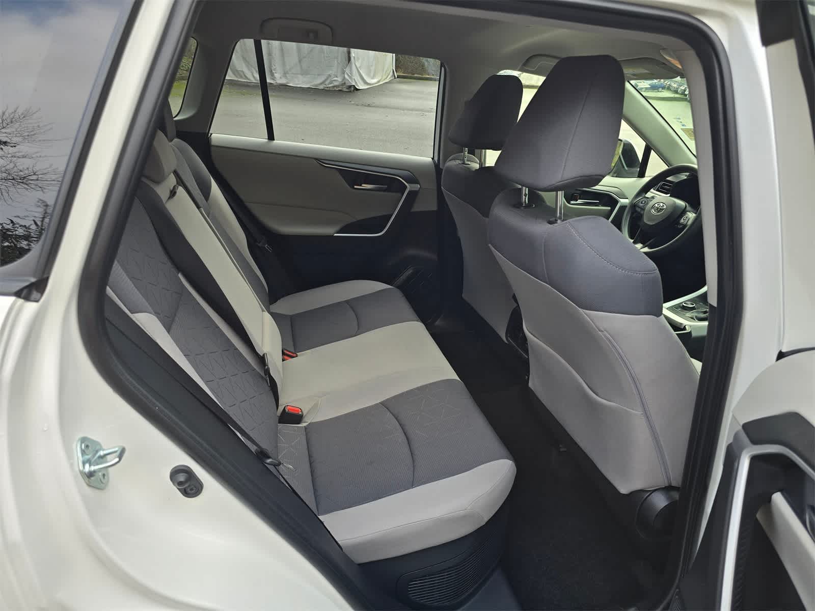 Thumbnail: 2020 Toyota RAV4 - 24