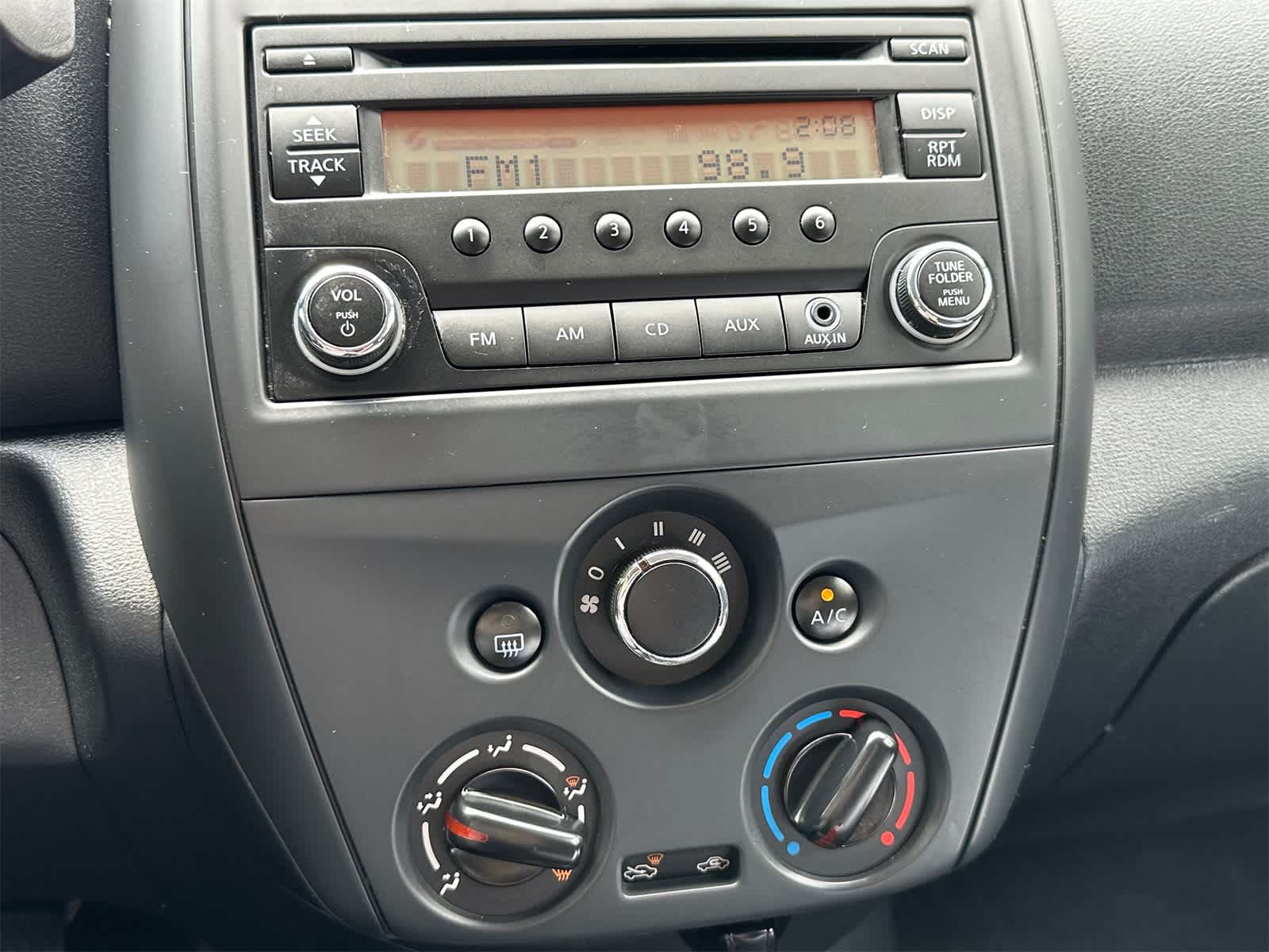 Thumbnail: 2016 Nissan Versa - 17