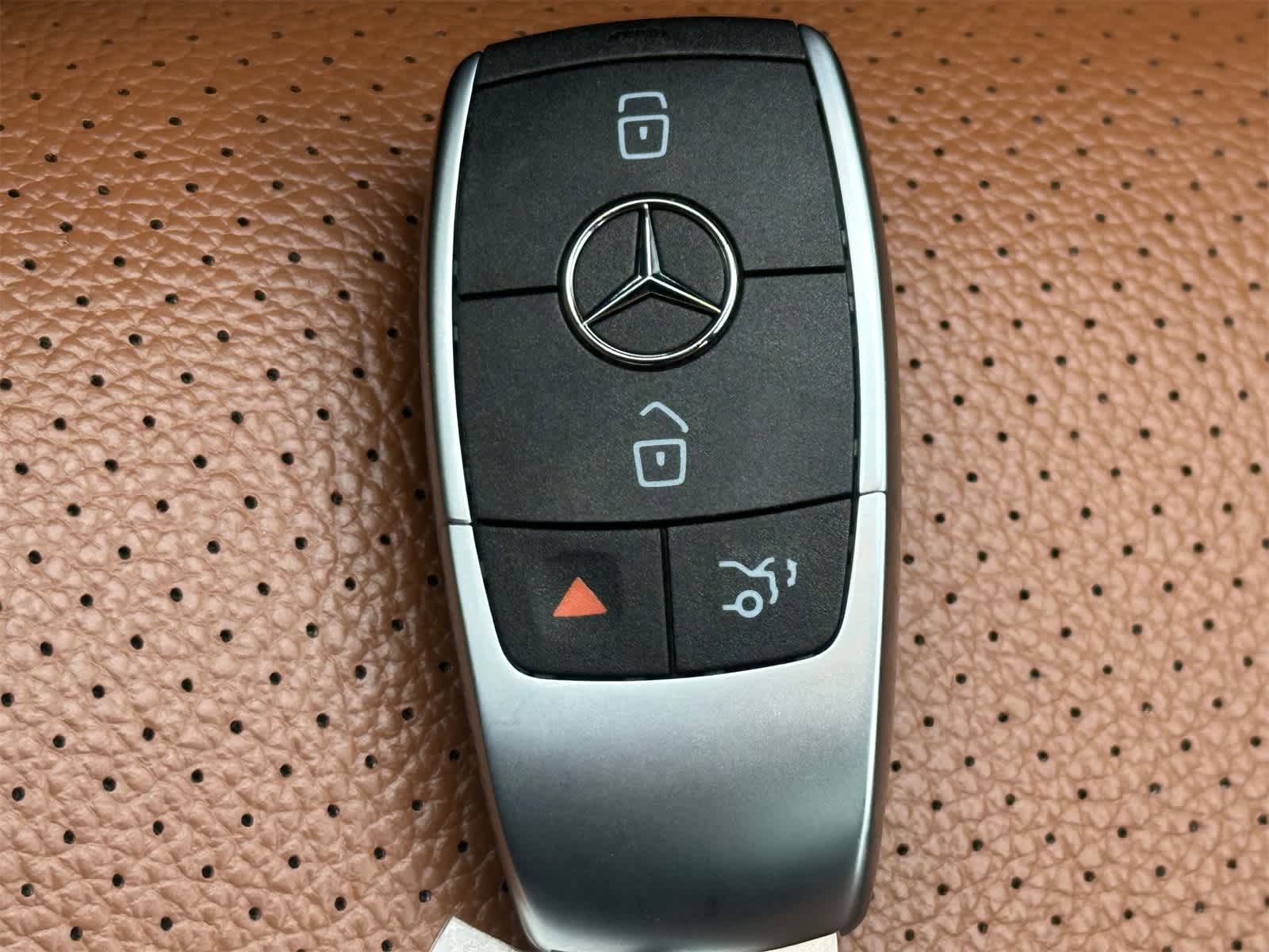 Thumbnail: 2021 Mercedes-Benz C-Class - 29