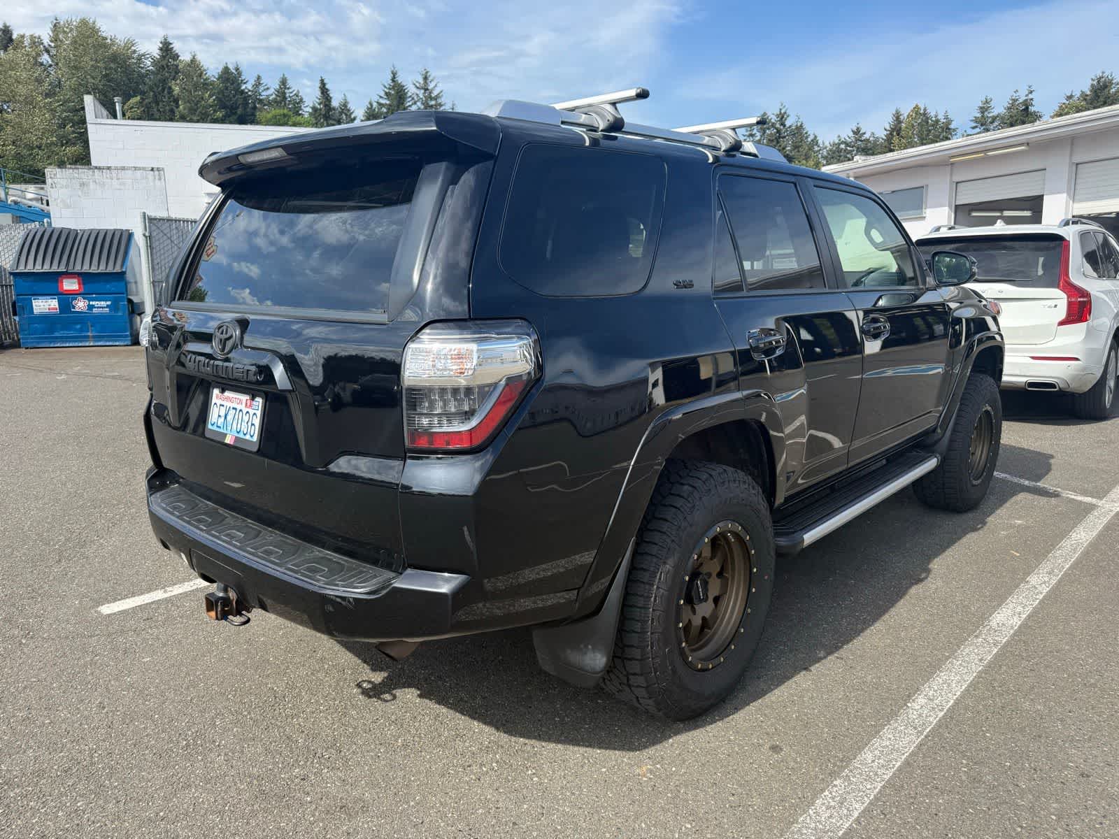 Thumbnail: 2016 Toyota 4Runner - 3