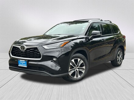 2022 Toyota Highlander XLE SUV