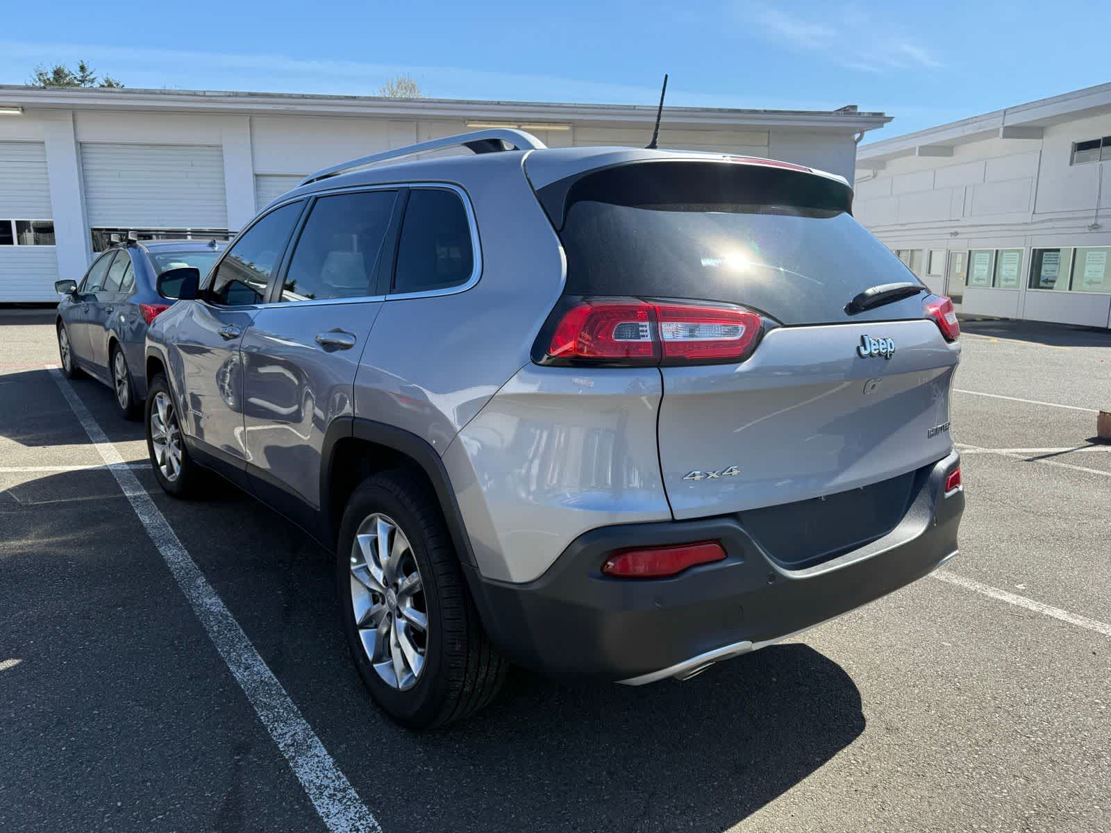 Thumbnail: 2018 Jeep Cherokee - 2