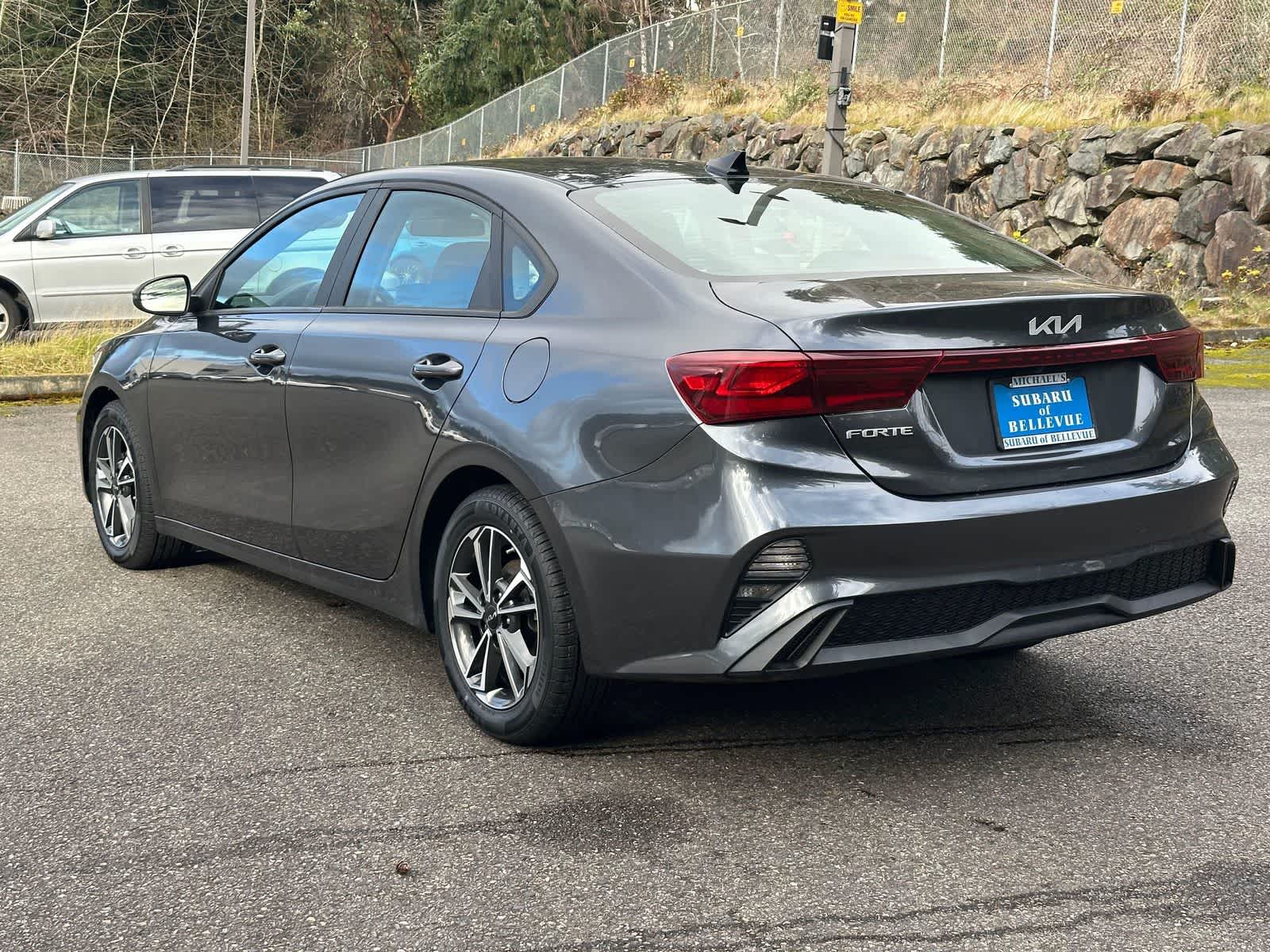 Thumbnail: 2022 Kia Forte - 3