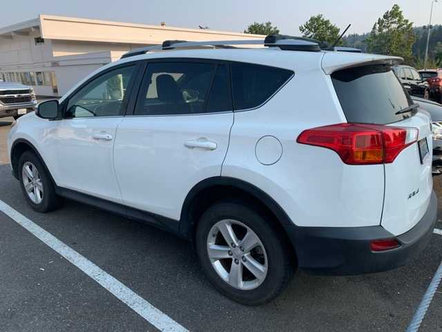 Used 2014 Toyota RAV4 XLE with VIN JTMRFREV7ED049596 for sale in Bellevue, WA