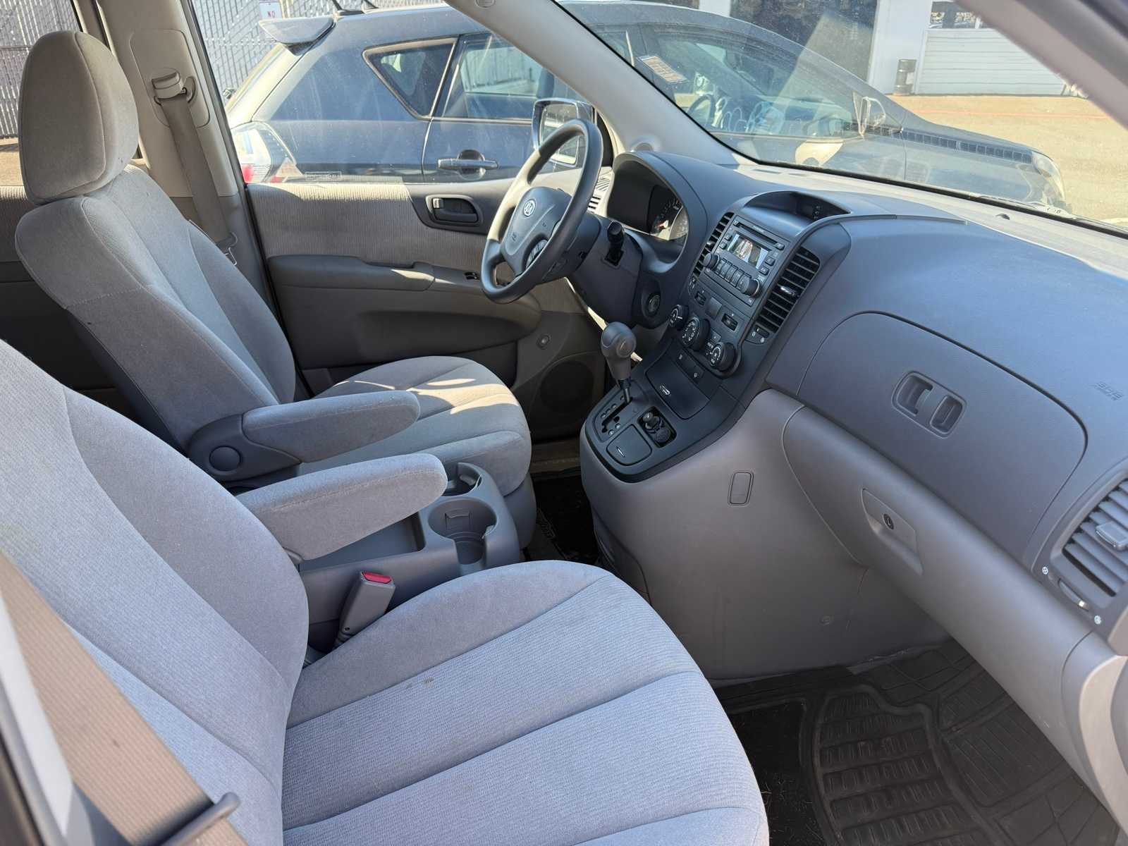 Thumbnail: 2006 Kia Sedona - 6