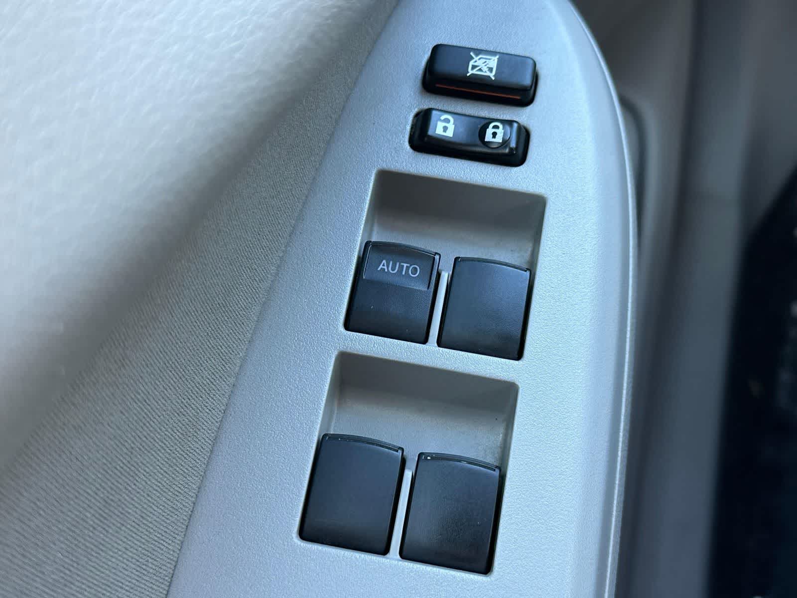 Thumbnail: 2009 Toyota Corolla - 26