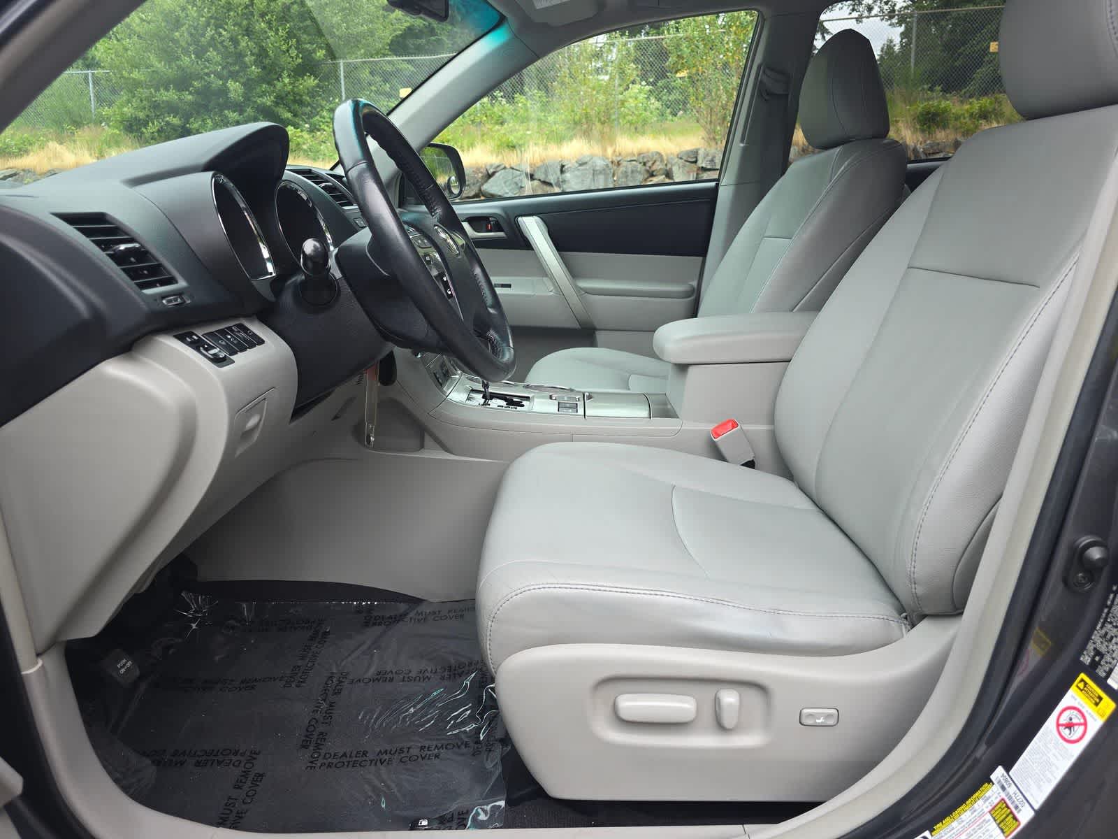 2011 Toyota Highlander SE - Photo 18