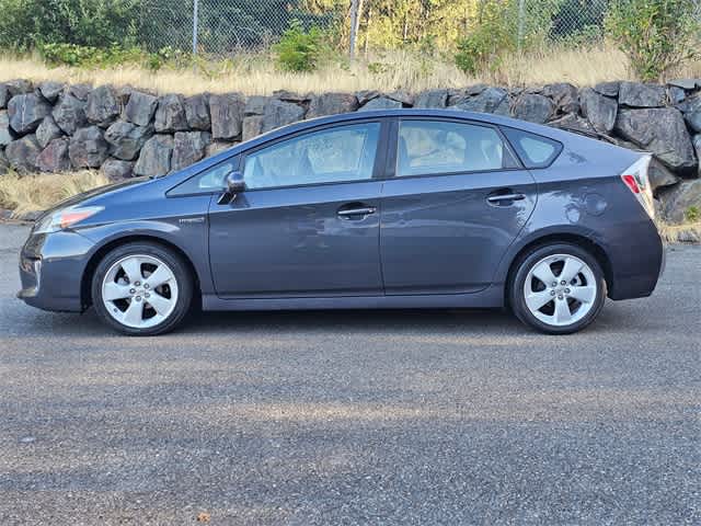 Used 2014 Toyota Prius Five with VIN JTDKN3DU8E1743032 for sale in Bellevue, WA