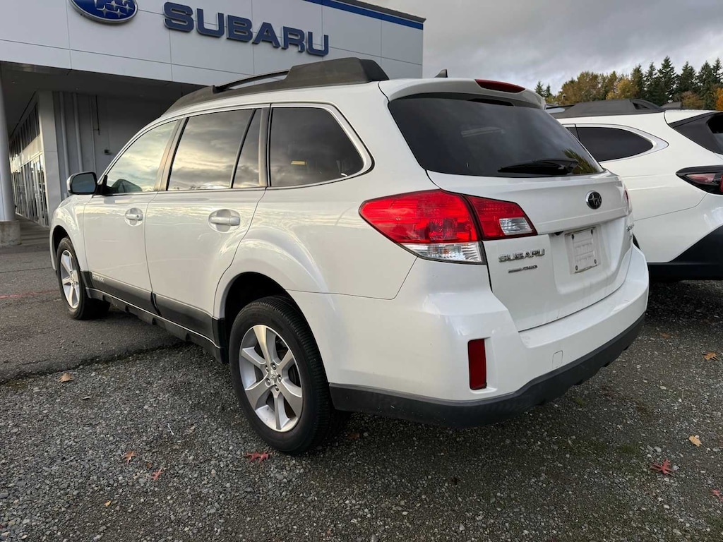 Used 2013 Subaru Outback 2.5i Limited (CVT) SUV