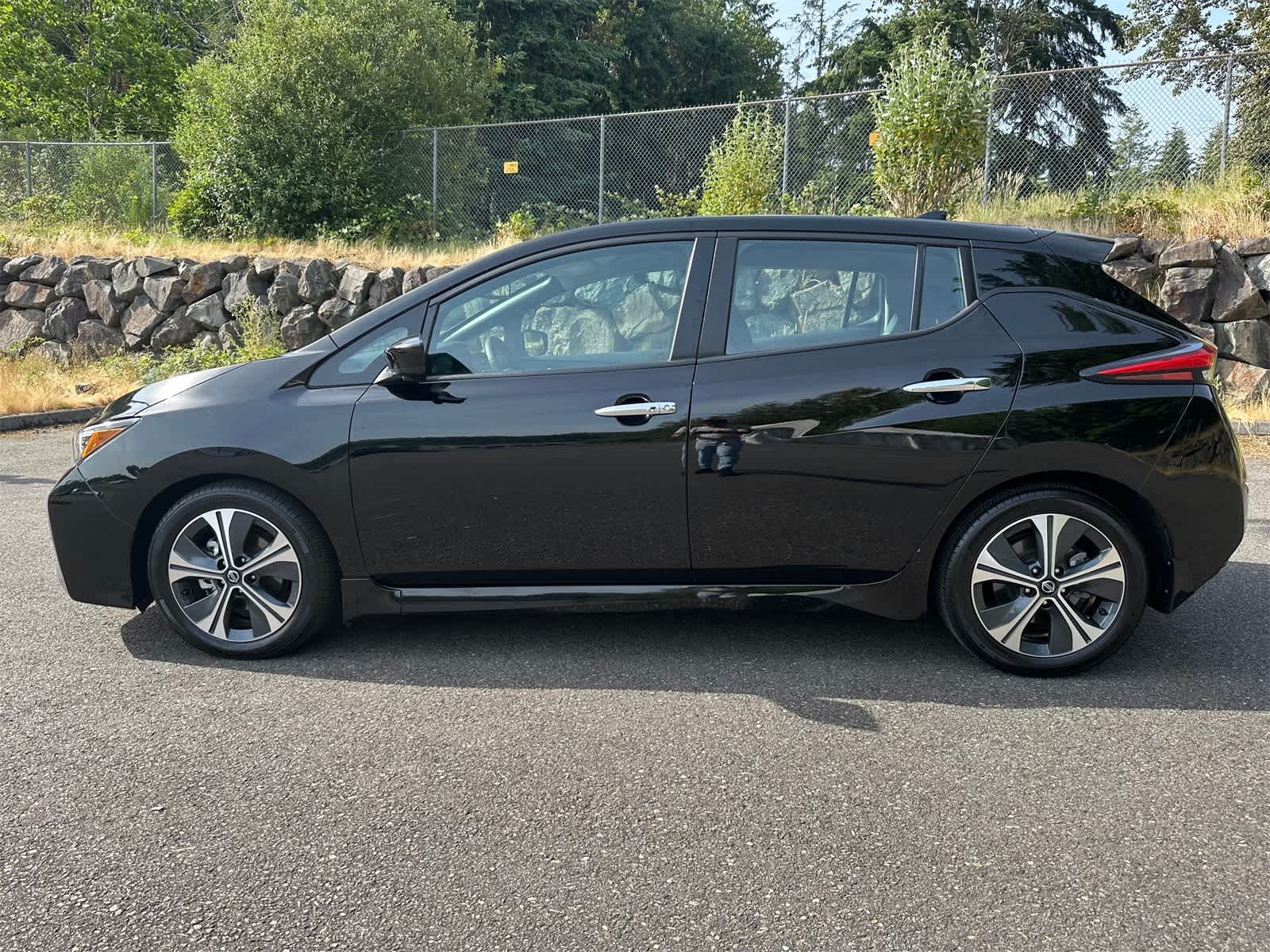 Used 2020 Nissan Leaf SV with VIN 1N4AZ1CP4LC305485 for sale in Bellevue, WA