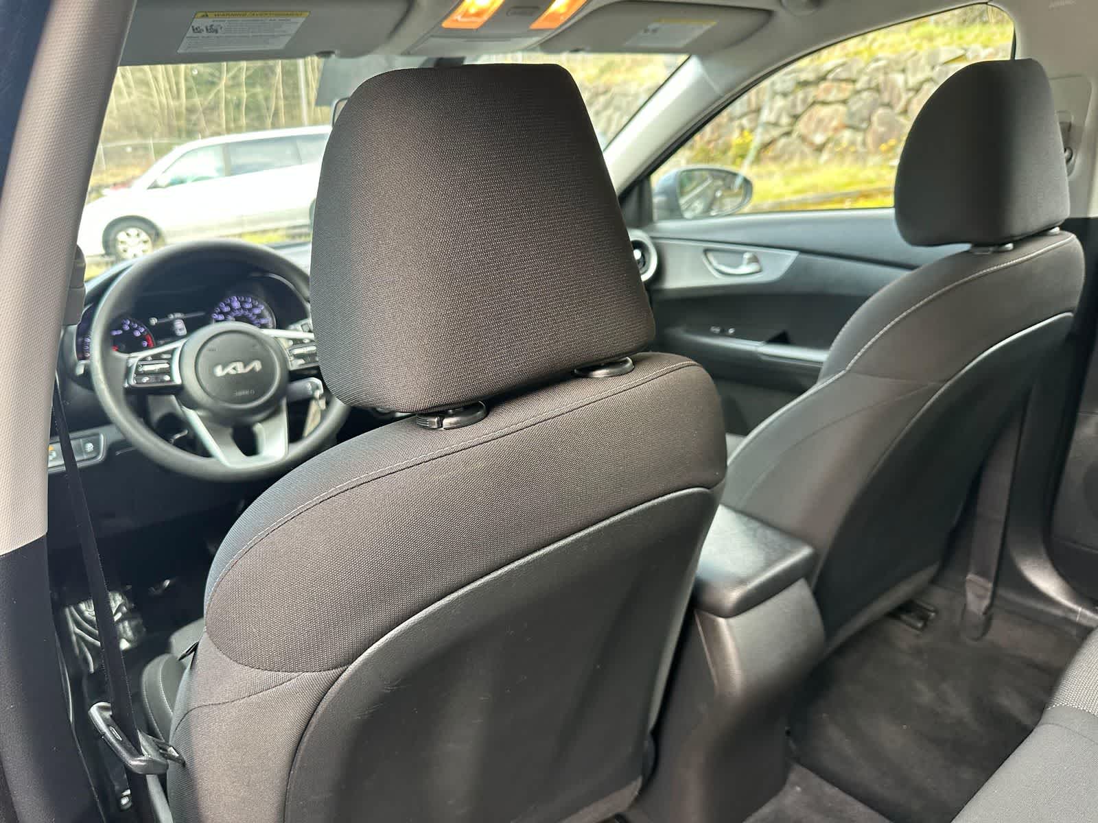 Thumbnail: 2022 Kia Forte - 9