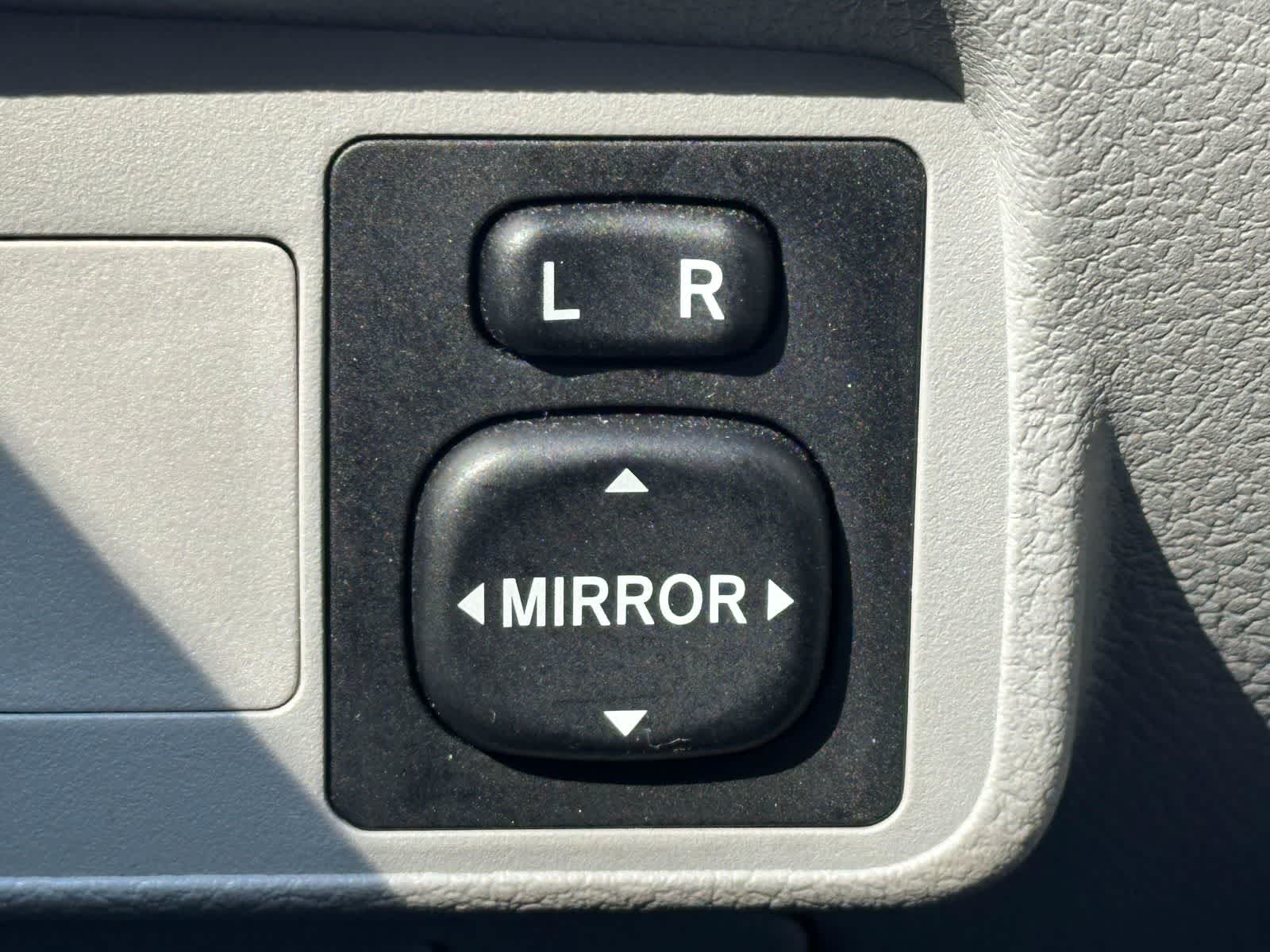 Thumbnail: 2009 Toyota Corolla - 22