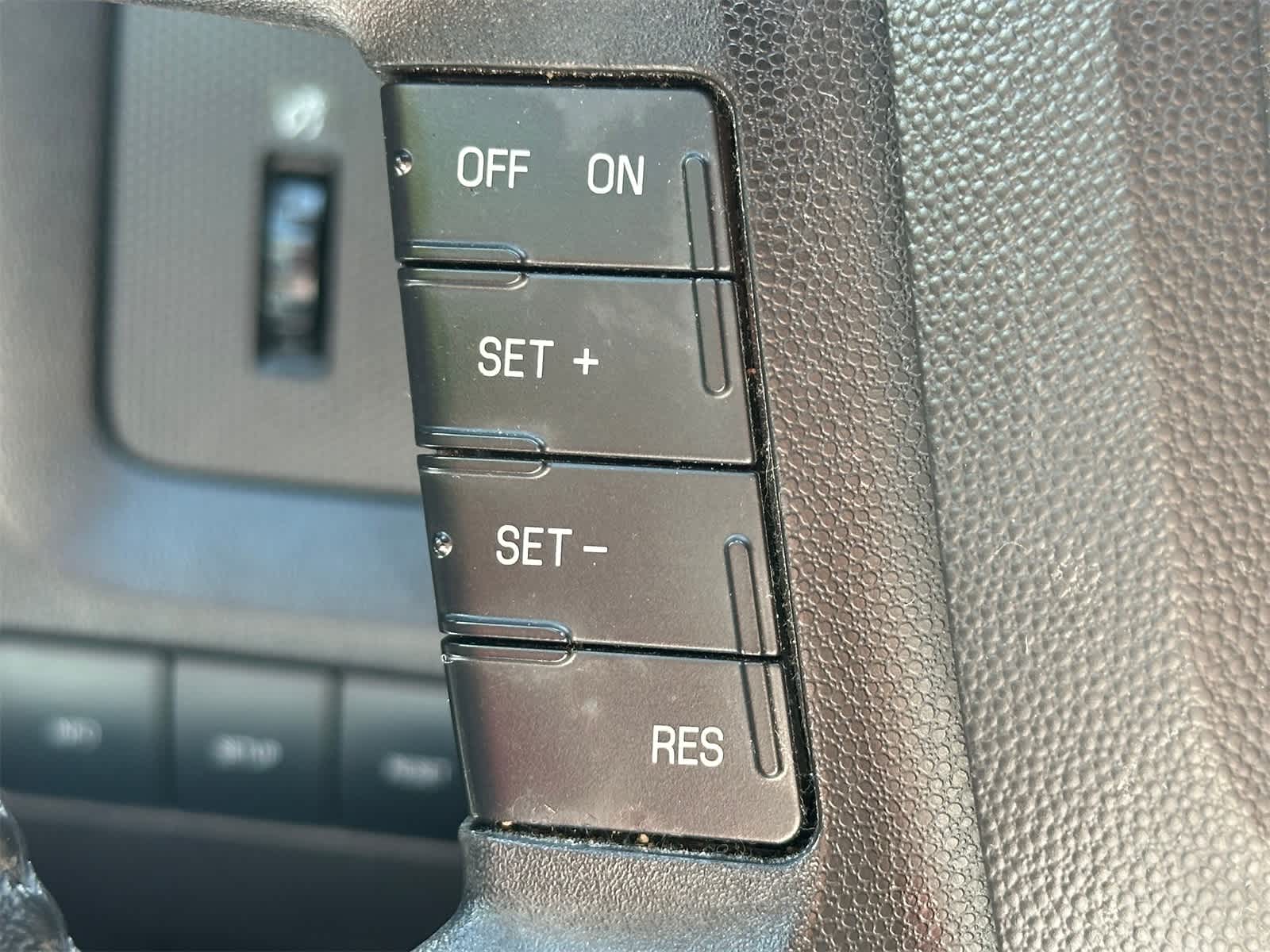 Thumbnail: 2010 Ford Escape - 20