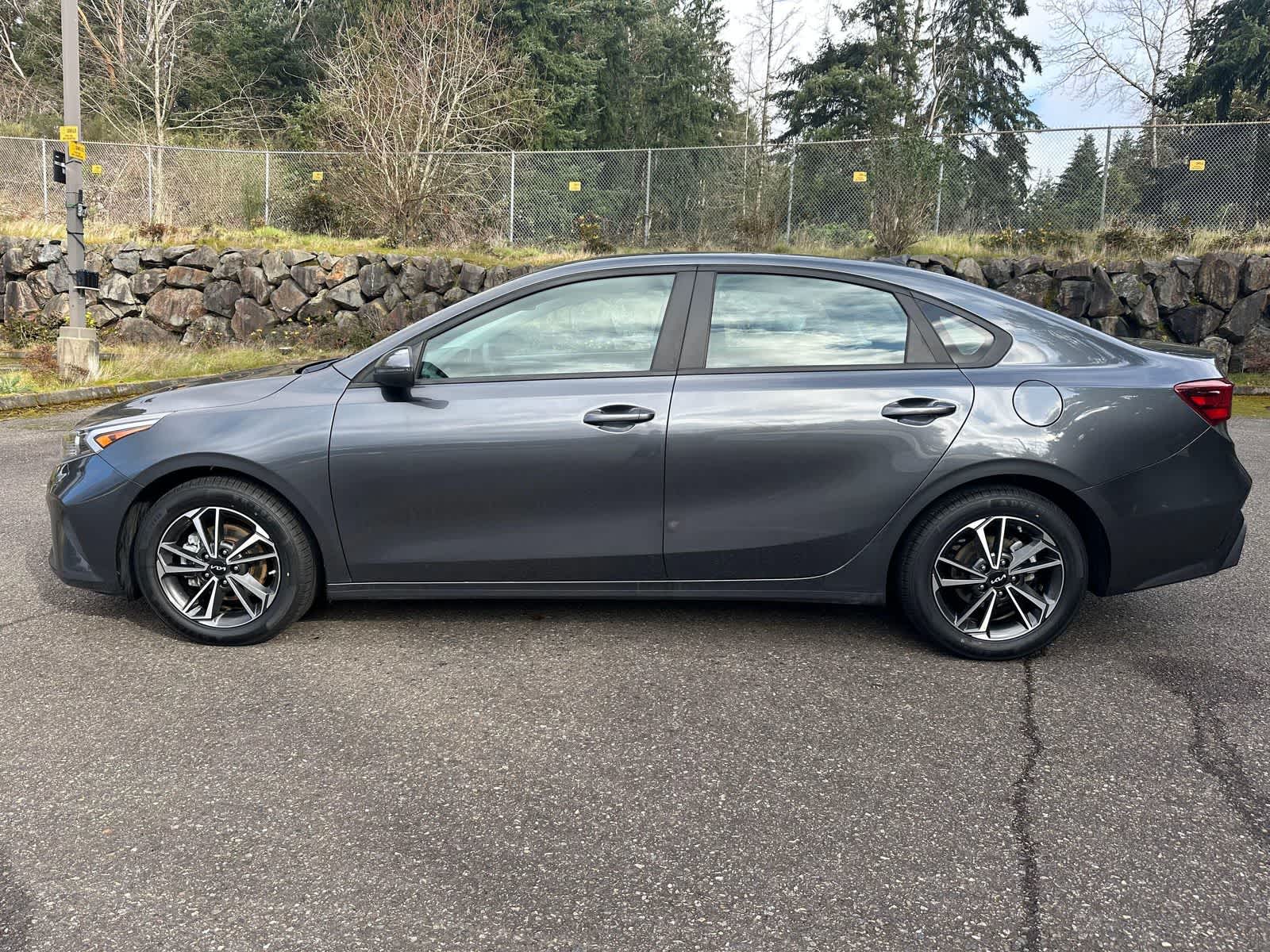 Thumbnail: 2022 Kia Forte - 2