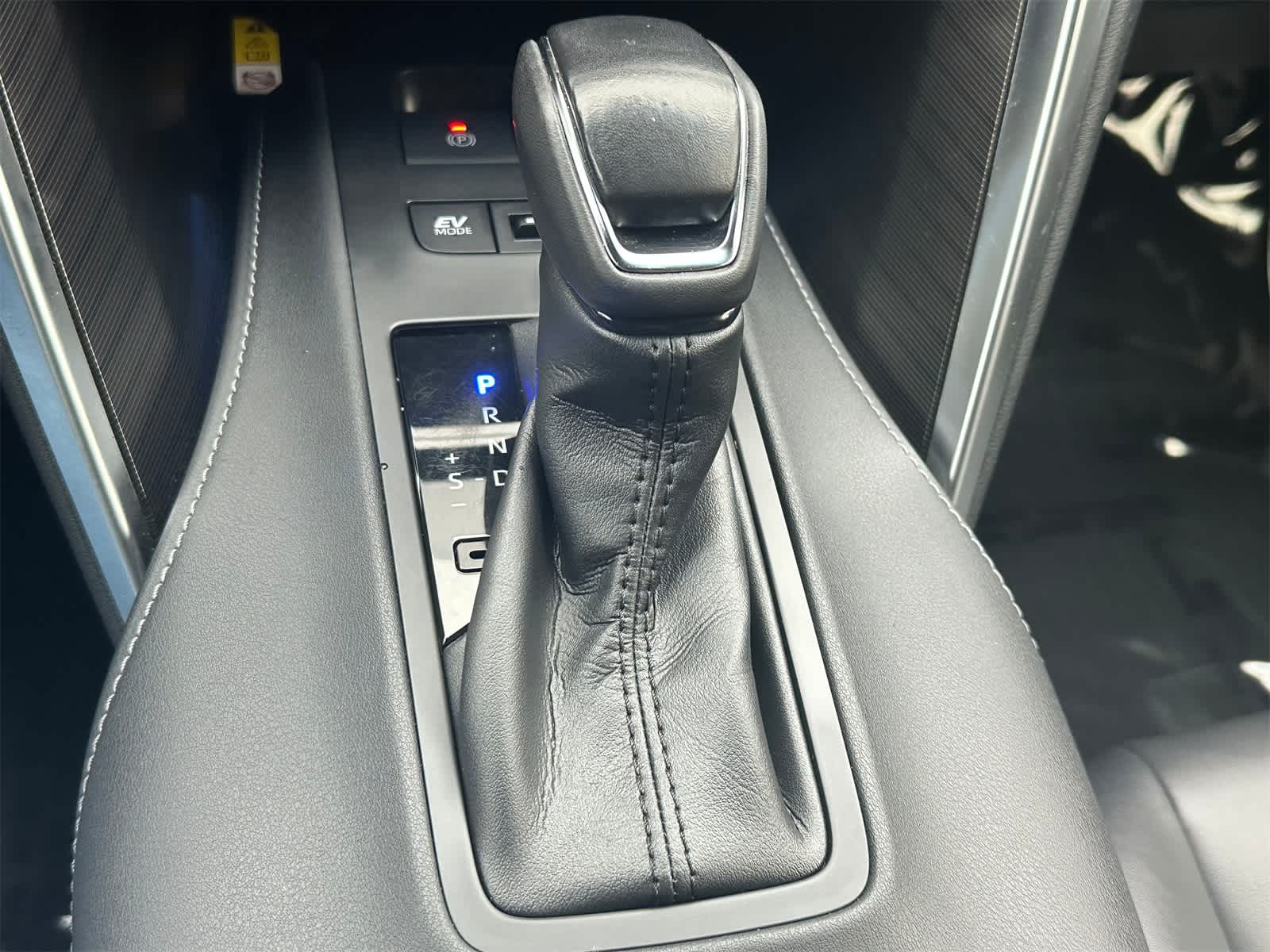 Thumbnail: 2022 Toyota Venza - 21