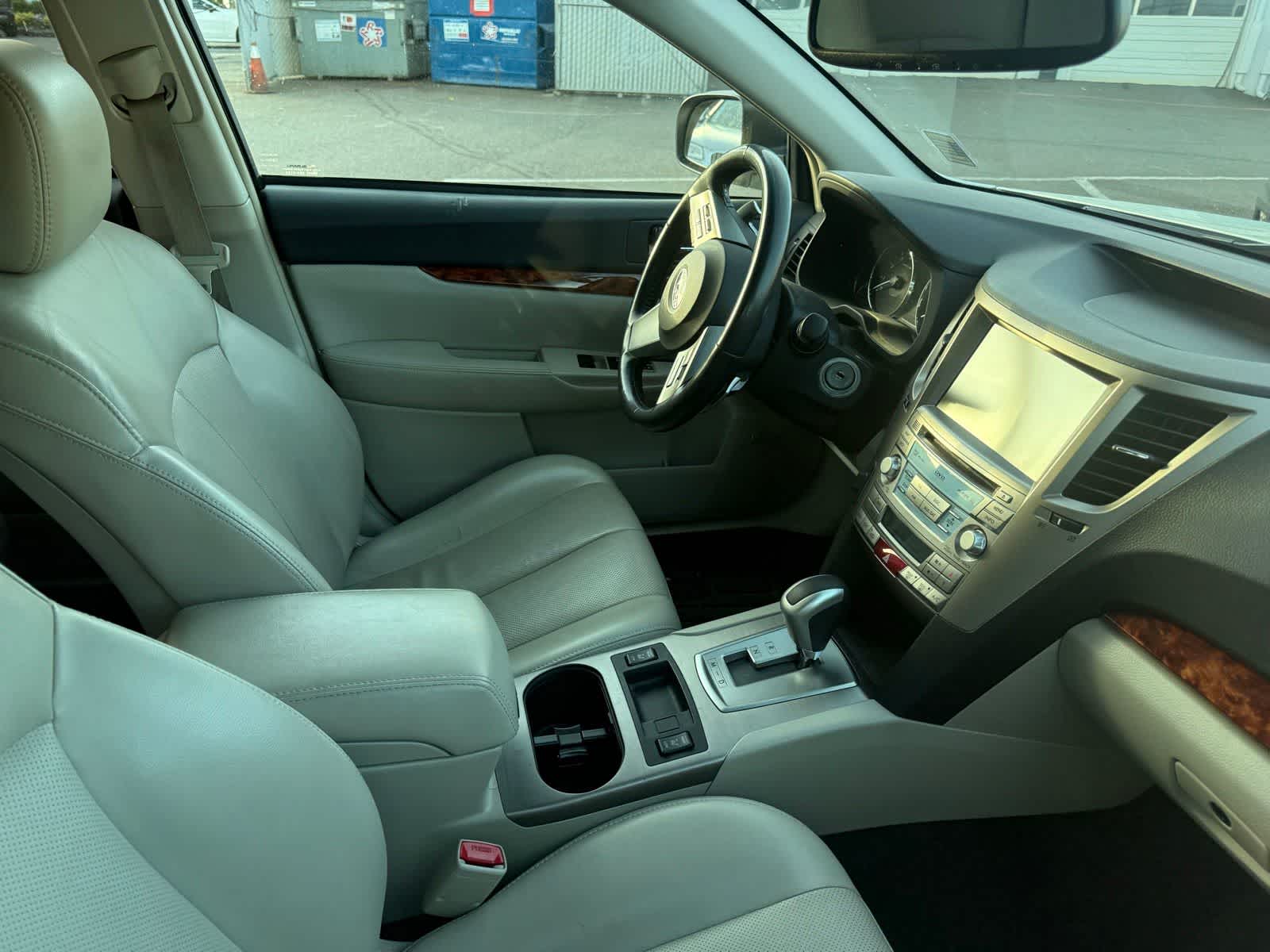Thumbnail: 2011 Subaru Outback - 6