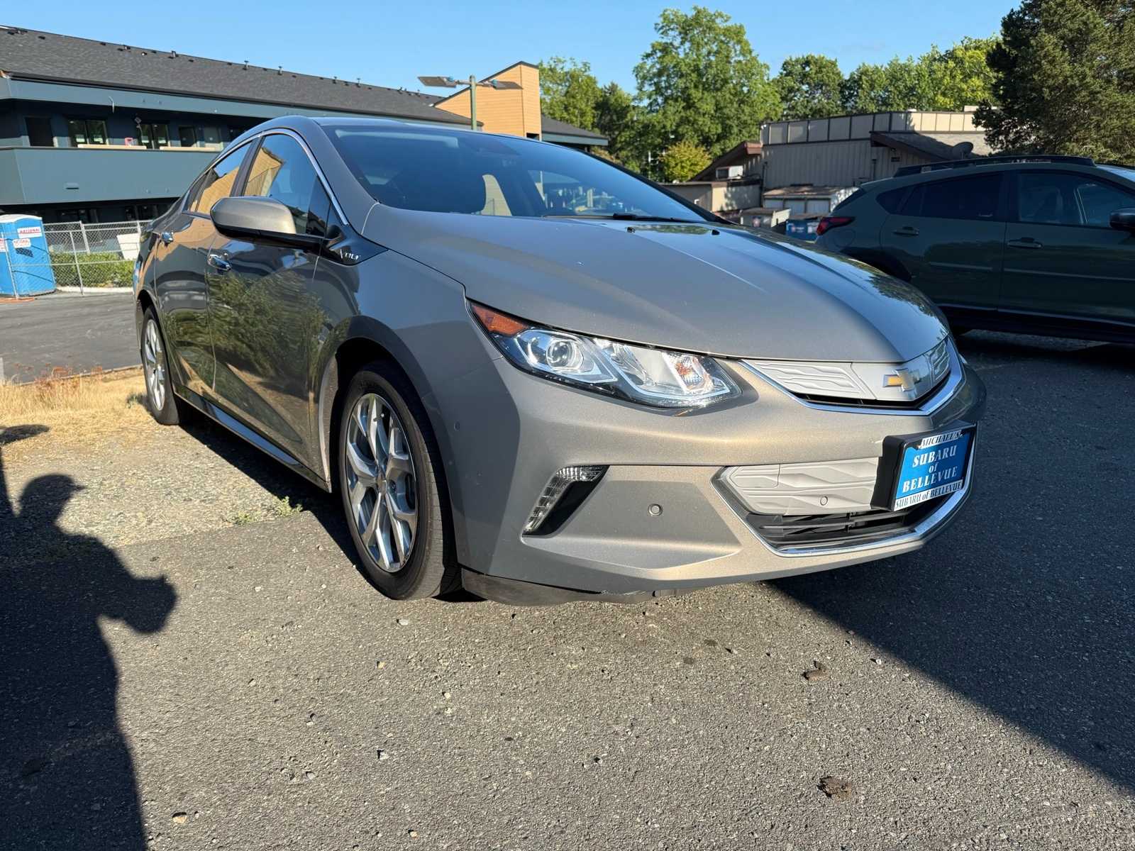 Thumbnail: 2017 Chevrolet Volt - 4