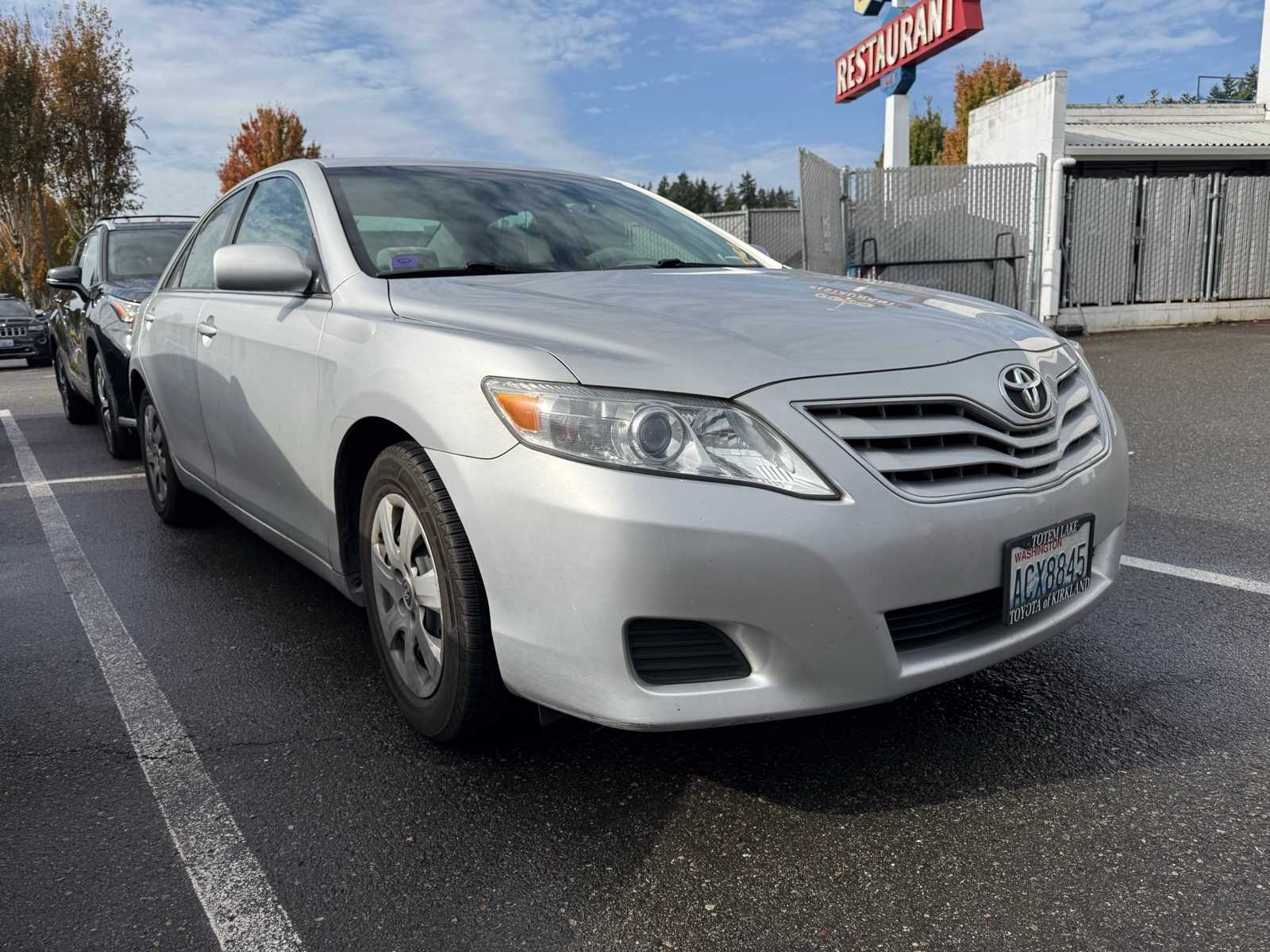 2011 Toyota Camry LE photo 4