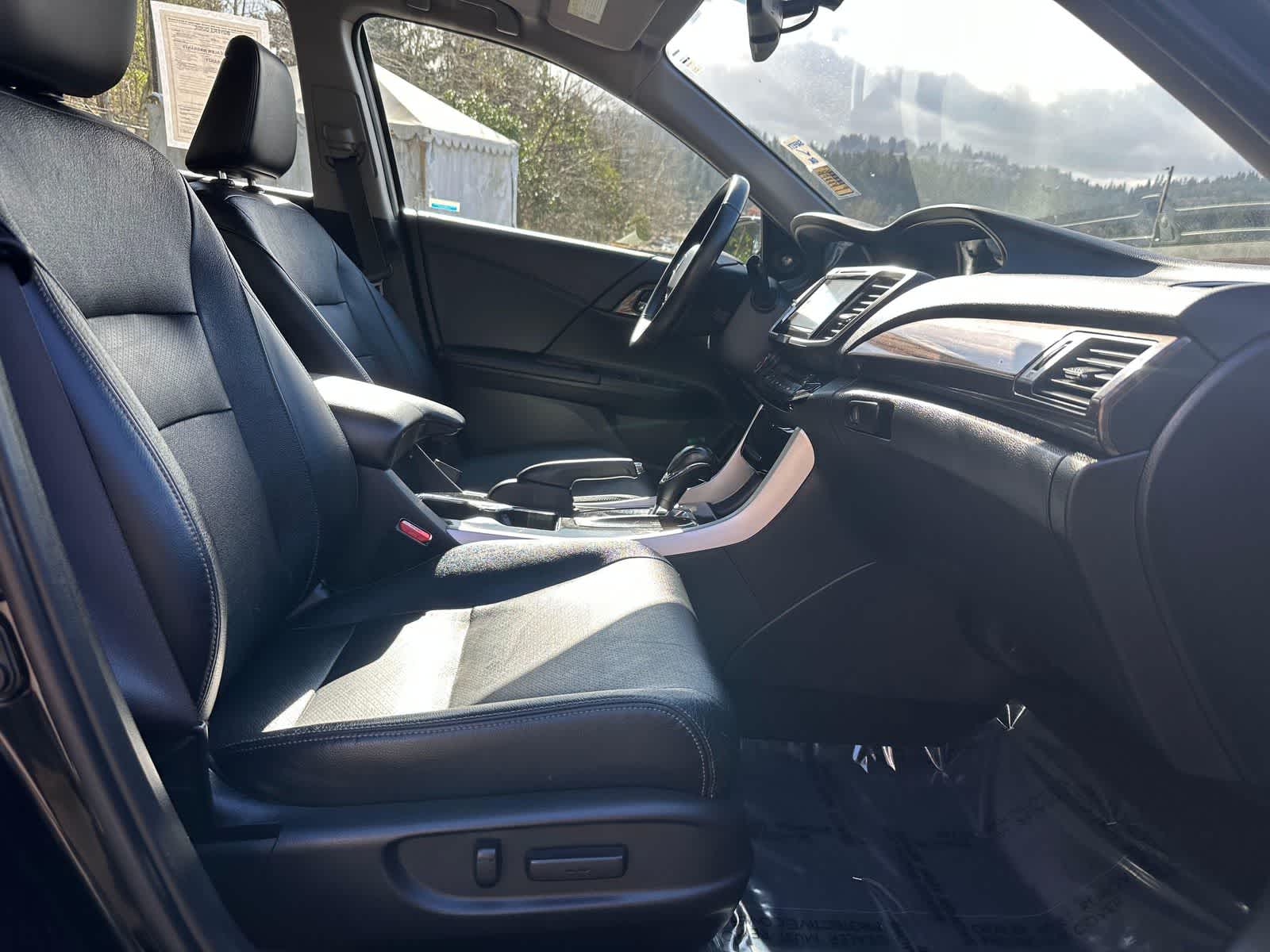 Thumbnail: 2016 Honda Accord - 12