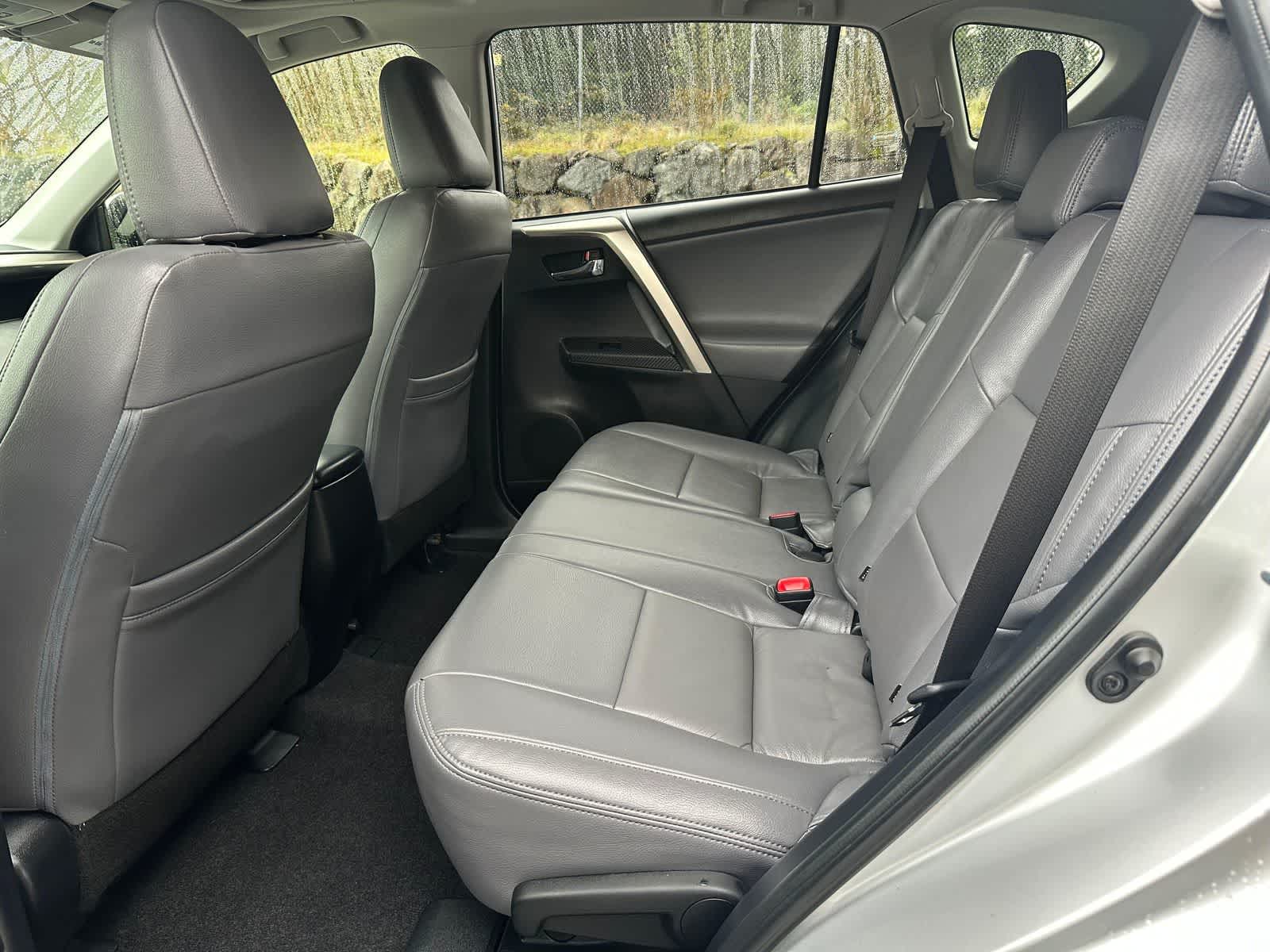 Thumbnail: 2015 Toyota RAV4 - 11