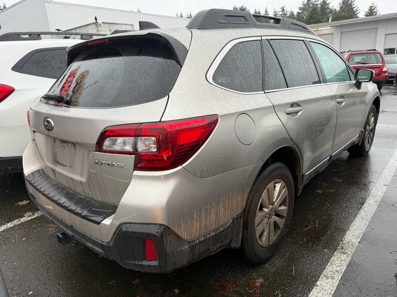 2018 Subaru Outback 2.5i Premium photo 2
