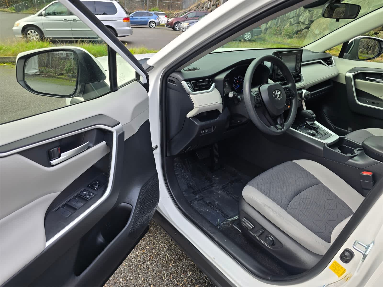 Thumbnail: 2020 Toyota RAV4 - 21