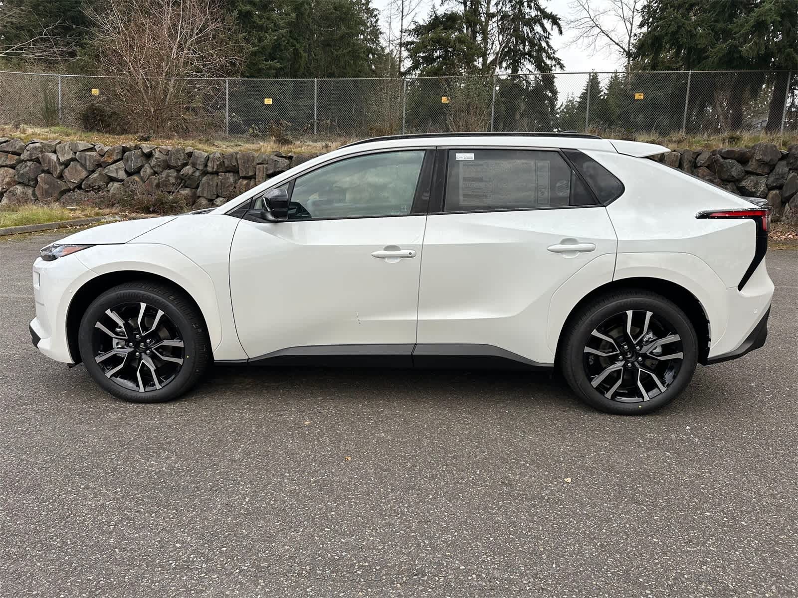 Thumbnail: 2026 Subaru Solterra - 3