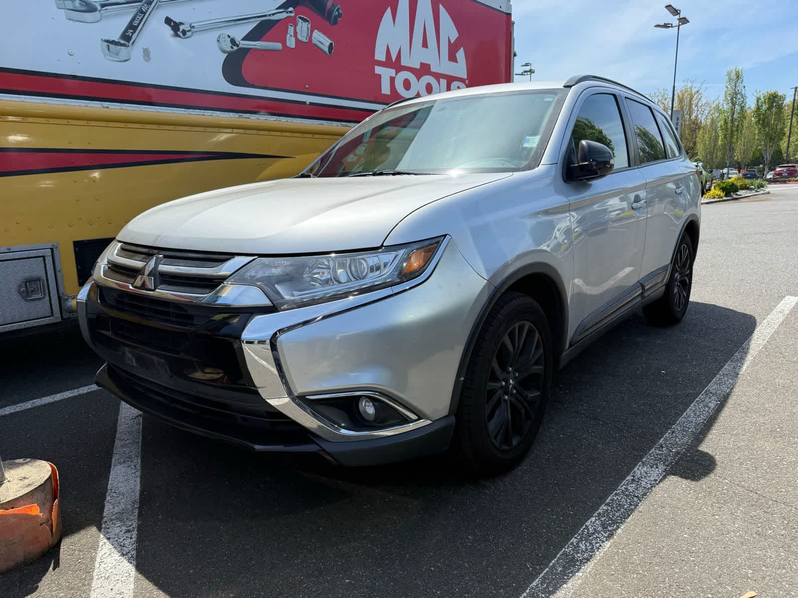 2018 Mitsubishi Outlander LE -
                  Bellevue, WA