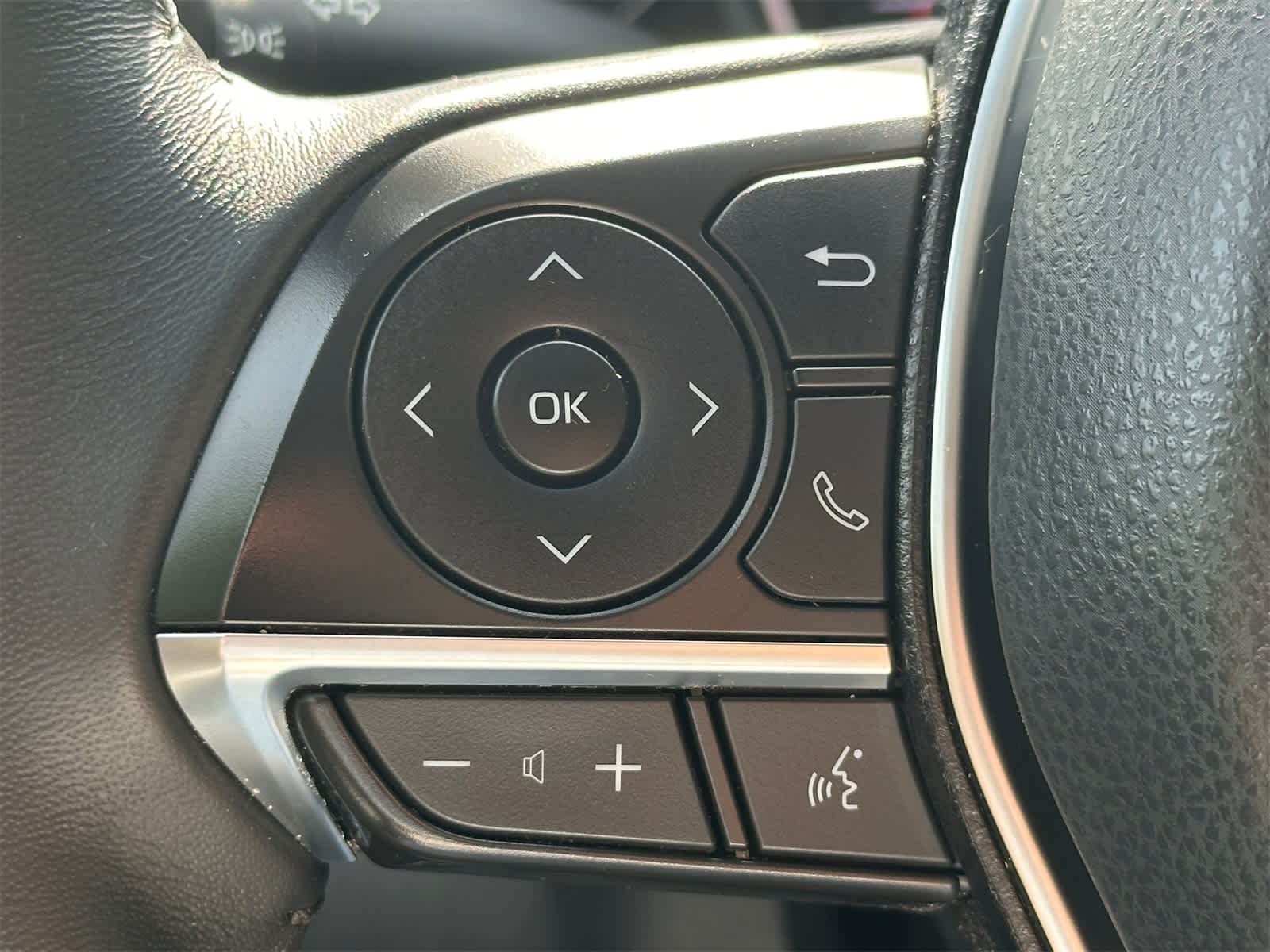 2018 Toyota Camry XLE 24