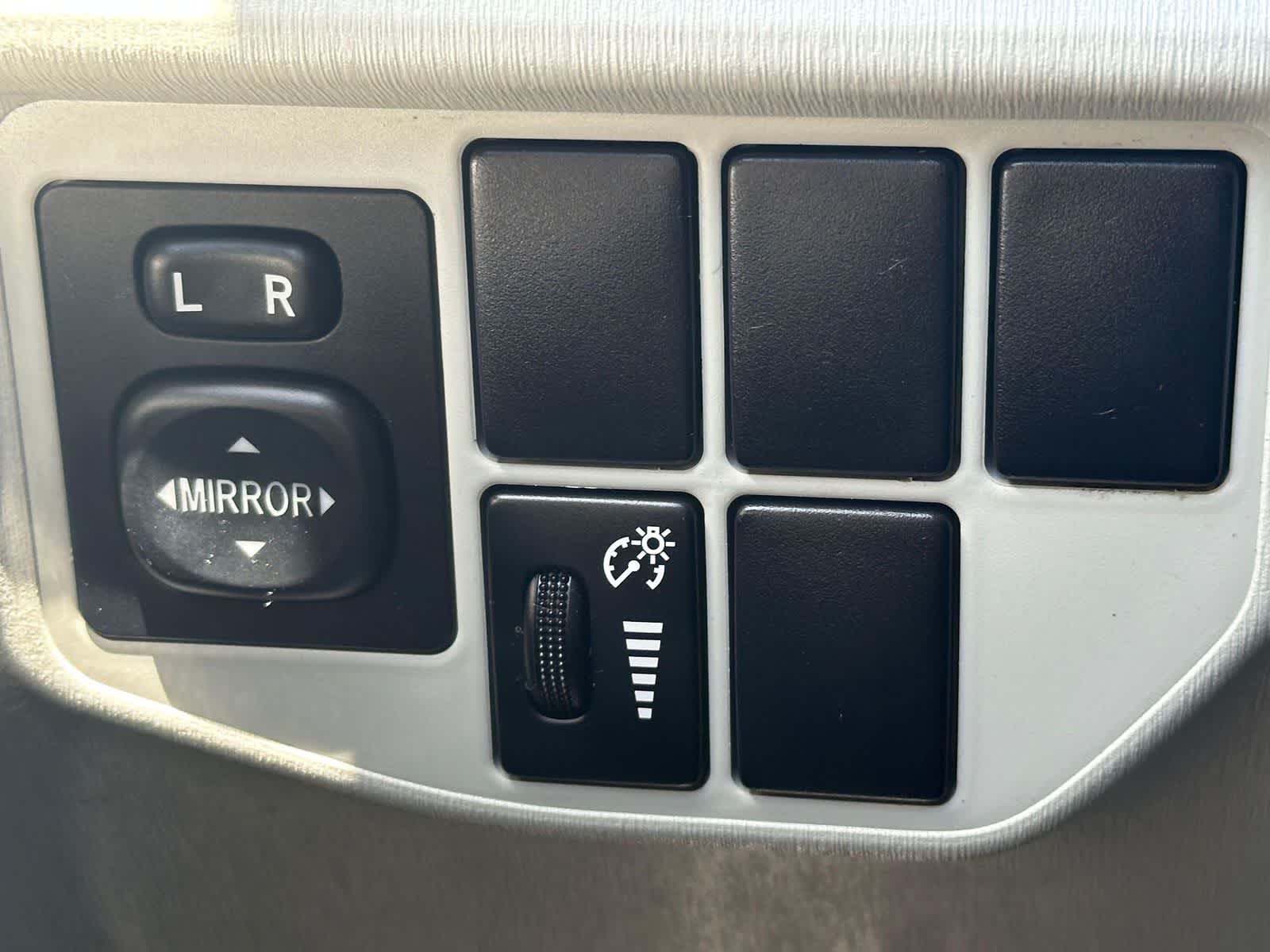 Thumbnail: 2014 Toyota Prius - 22