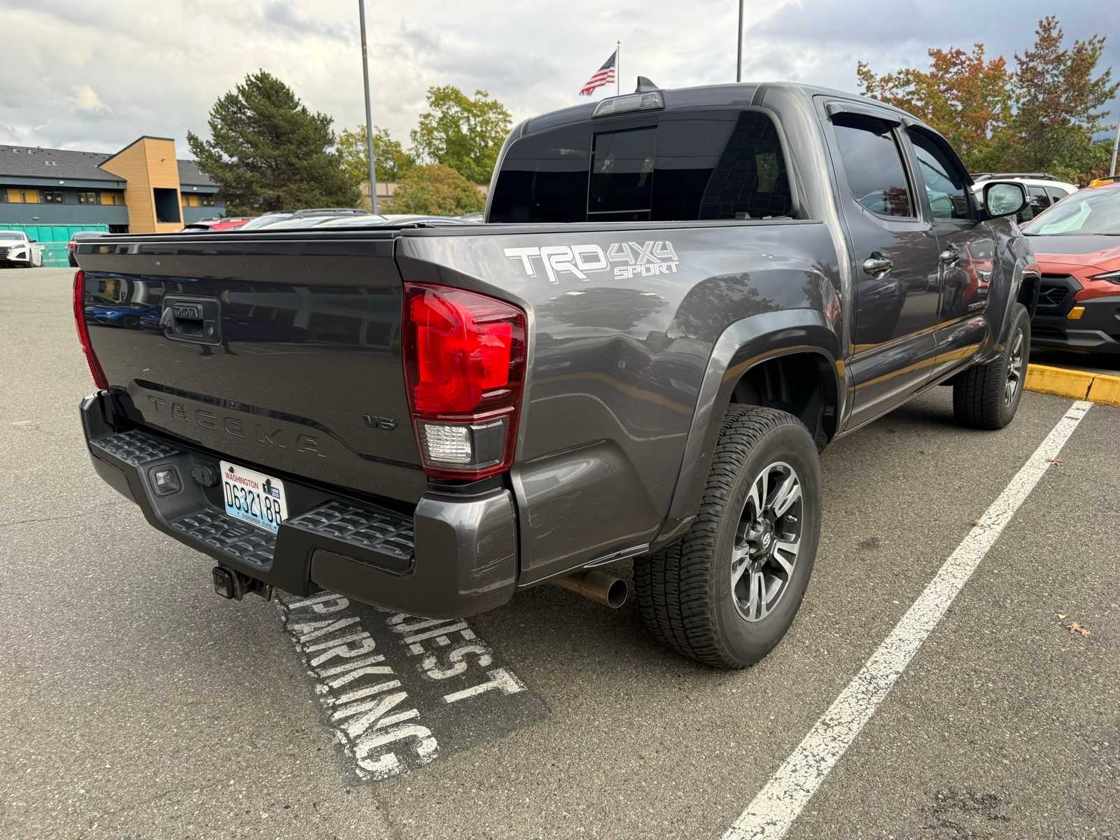 2019 Toyota Tacoma TRD Sport V6 photo 3
