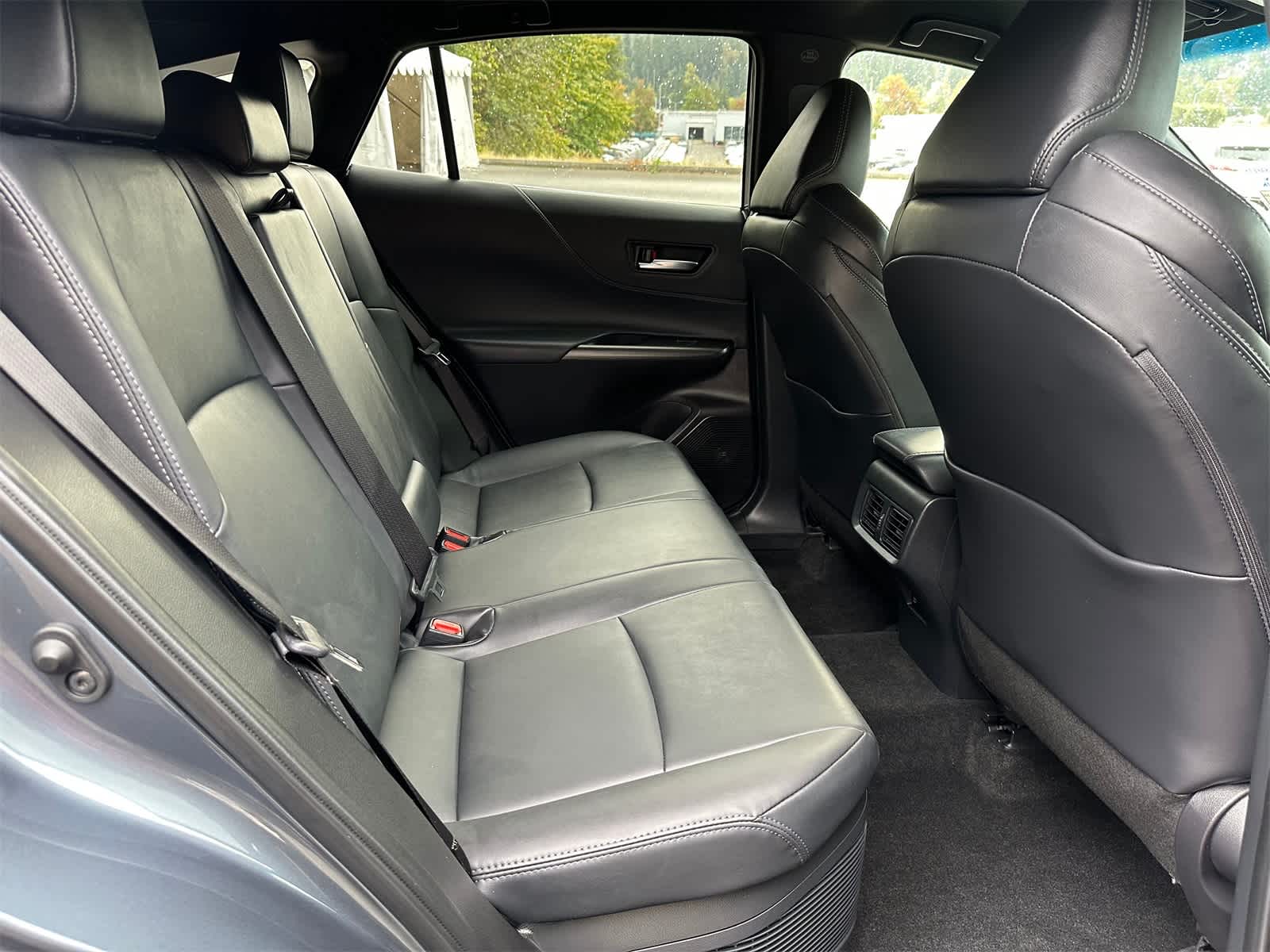 Thumbnail: 2022 Toyota Venza - 12