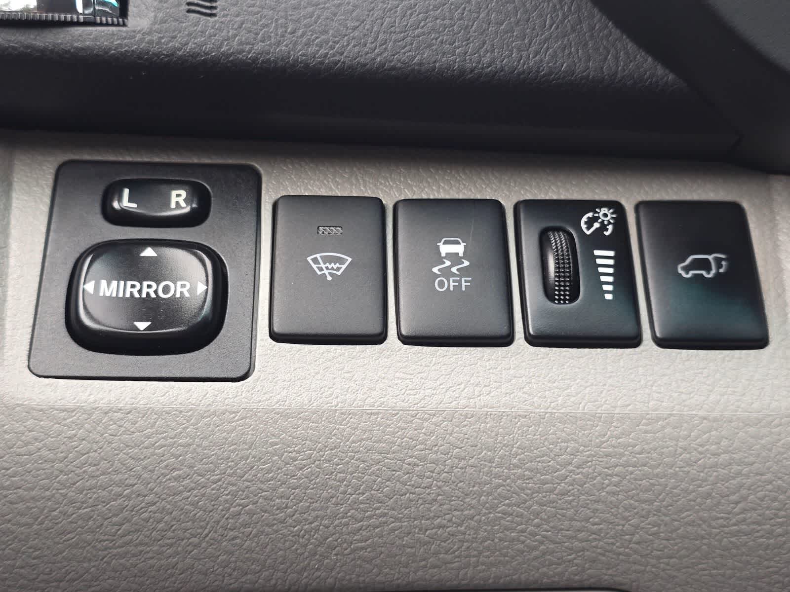 2011 Toyota Highlander SE - Photo 28