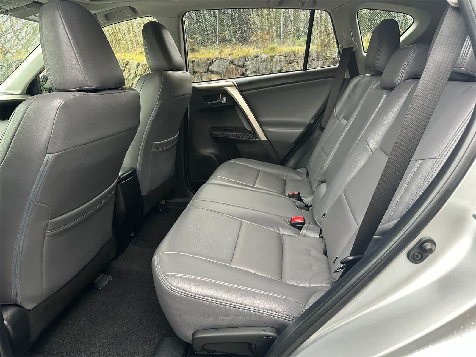 Thumbnail: 2015 Toyota RAV4 - 11