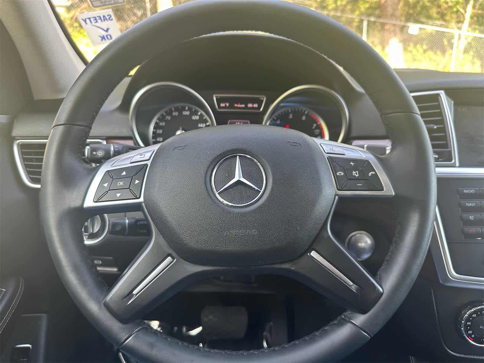 Thumbnail: 2013 Mercedes-Benz M-Class - 15