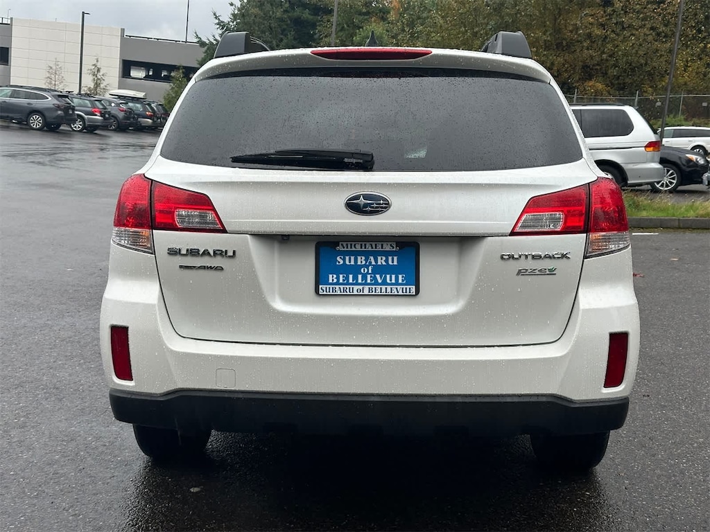 Used 2013 Subaru Outback 2.5i Limited (CVT) SUV