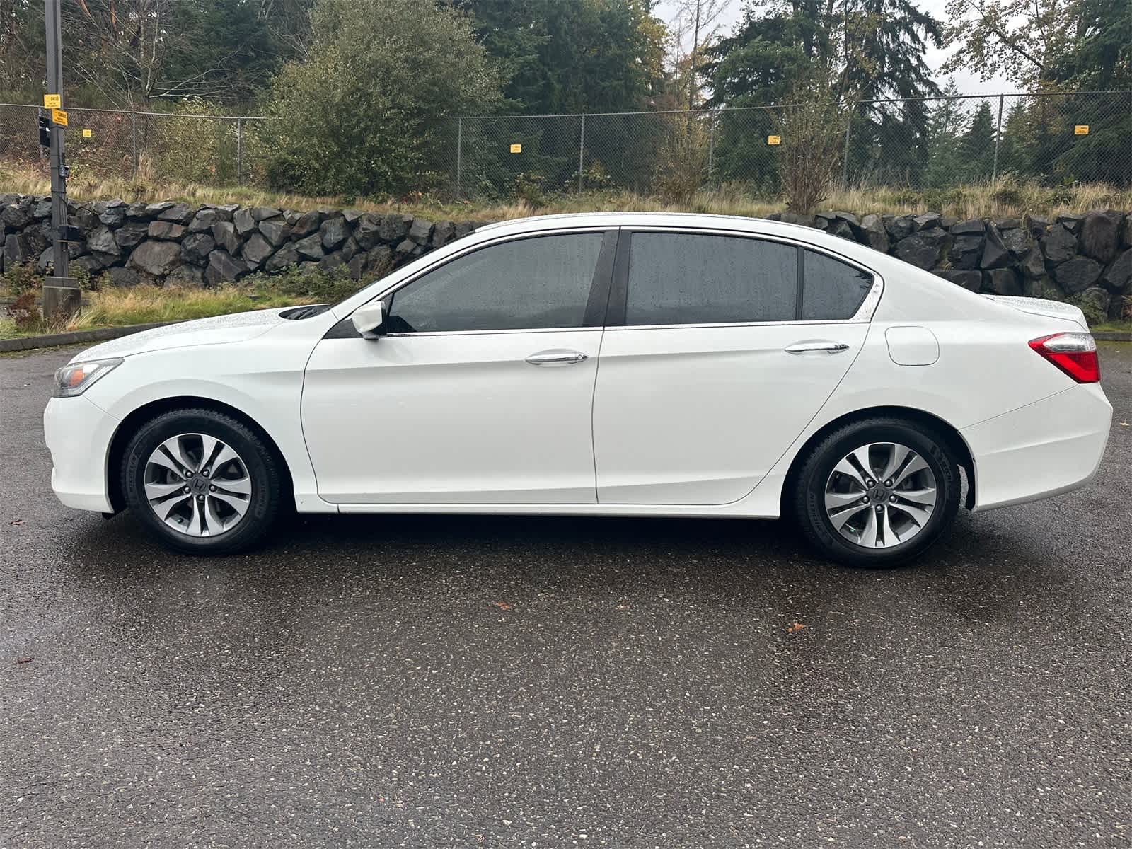 2013 Honda Accord LX photo 2